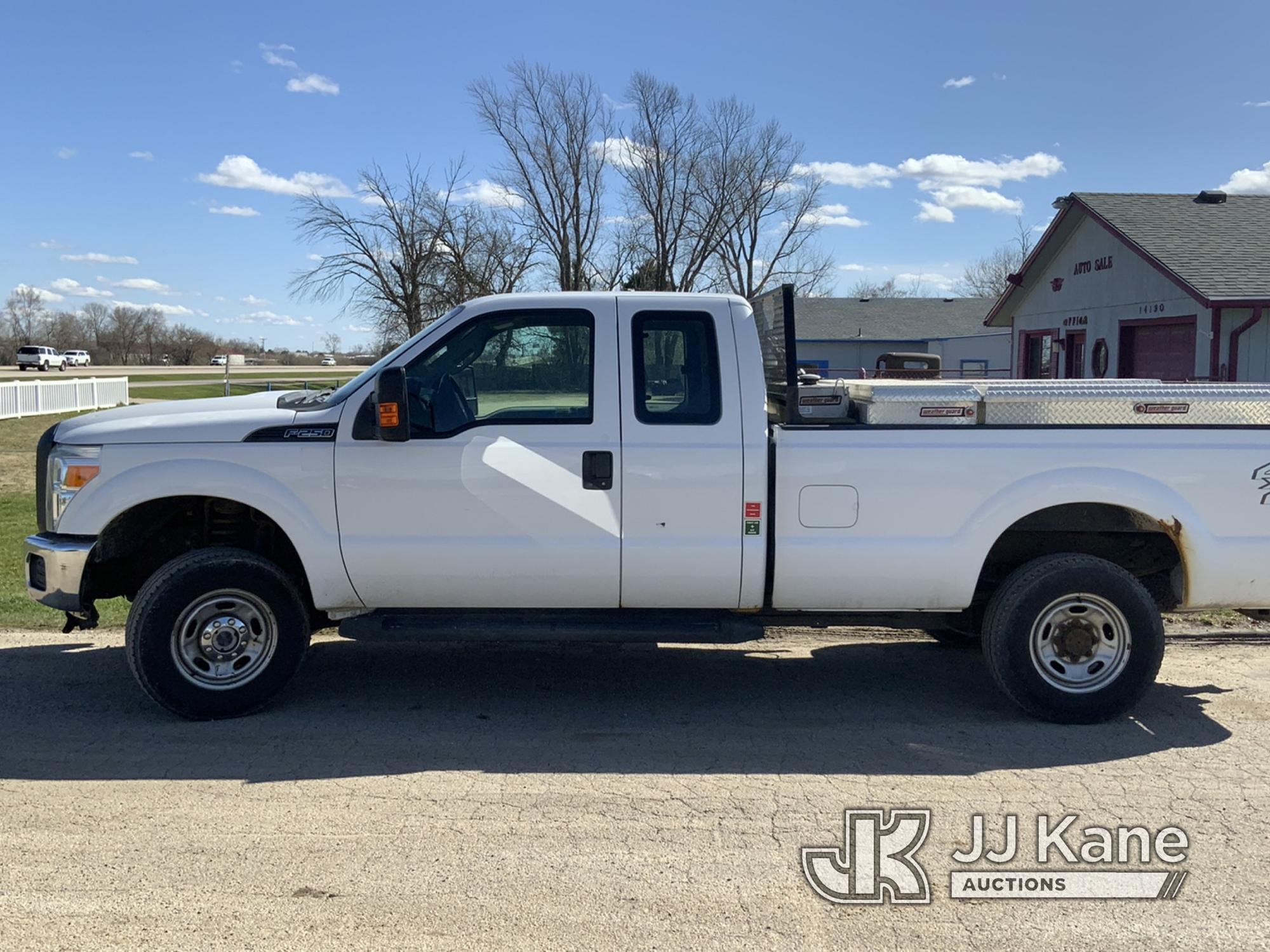 (South Beloit, IL) 2015 Ford F250 4x4 Extended-Cab Pickup Truck Runs, Moves, Check Engine Light On