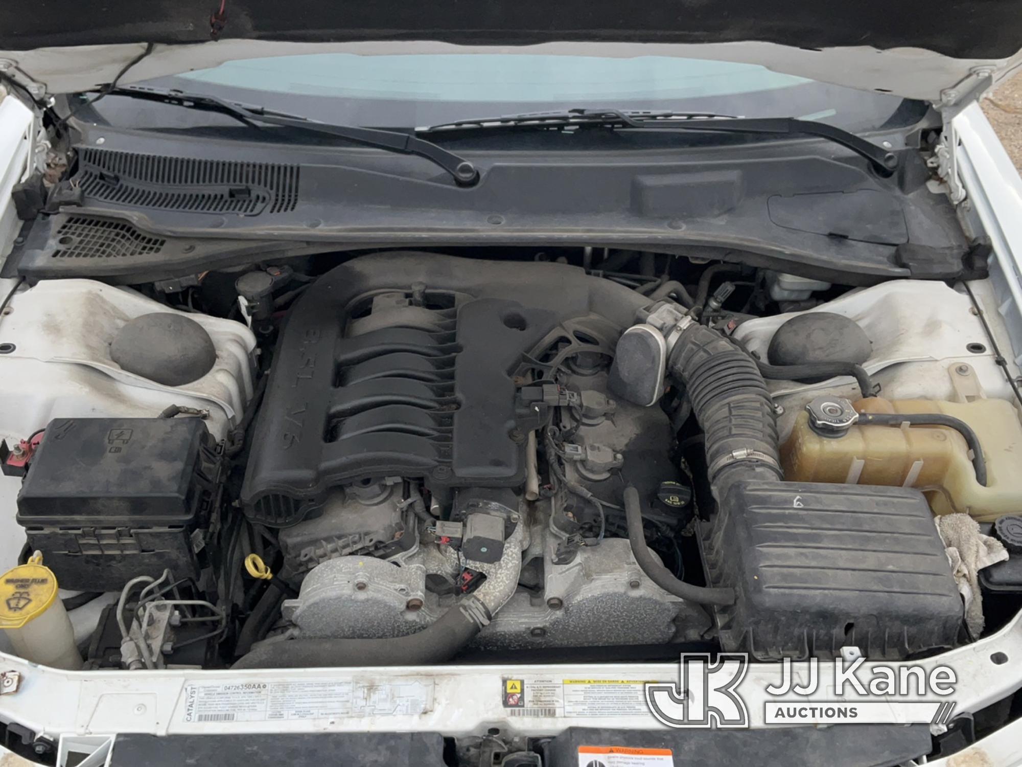 (South Beloit, IL) 2010 Dodge Charger 4-Door Sedan Runs & Moves) (Check Engine Light, Upper Engine N