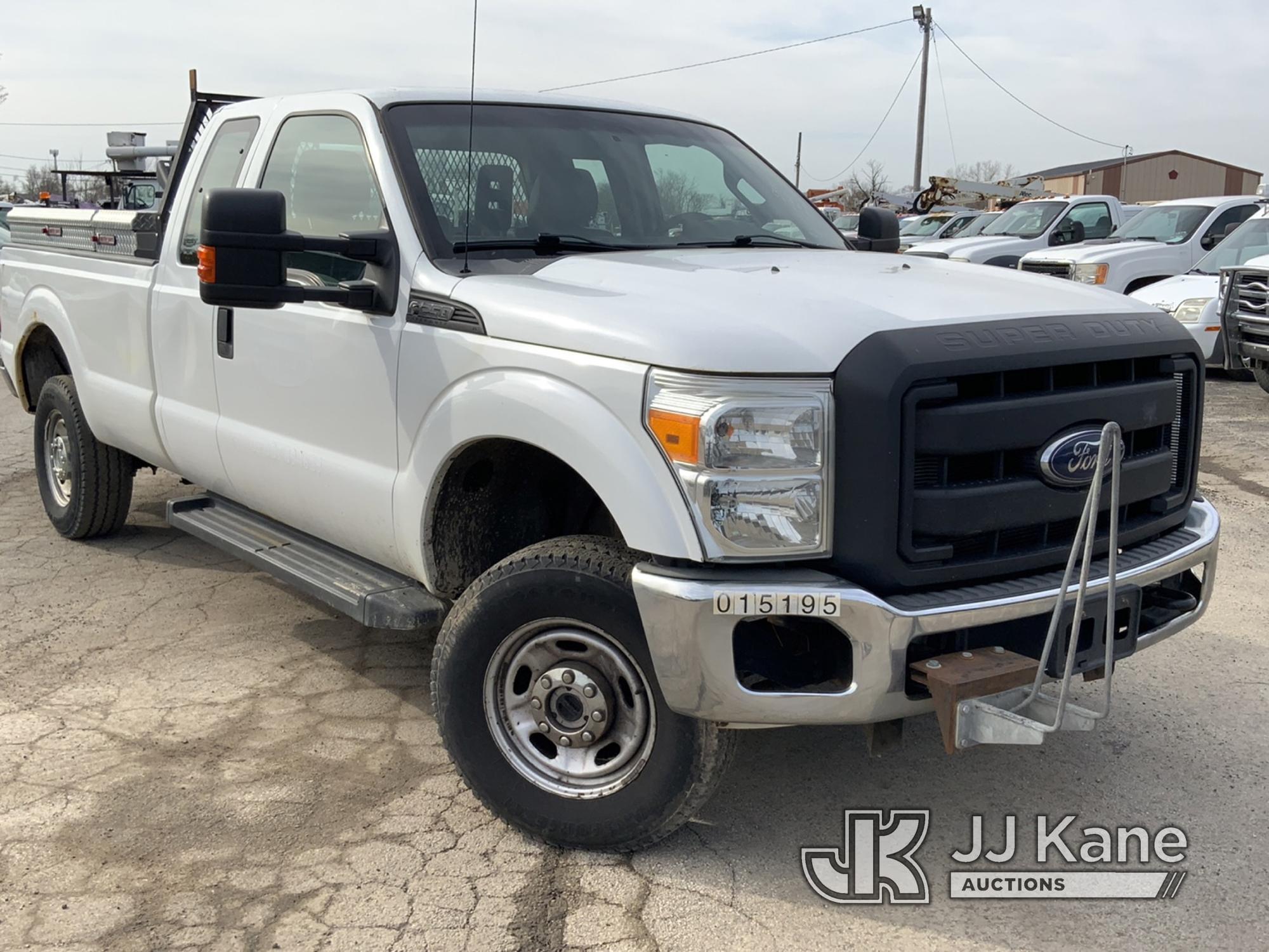 (South Beloit, IL) 2015 Ford F250 4x4 Extended-Cab Pickup Truck Runs & Moves) (Check Engine Light On