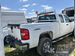 (Robert, LA) 2013 Chevrolet Silverado 2500HD 4x4 Extended-Cab Pickup Truck Runs & Moves) (Paint Dama