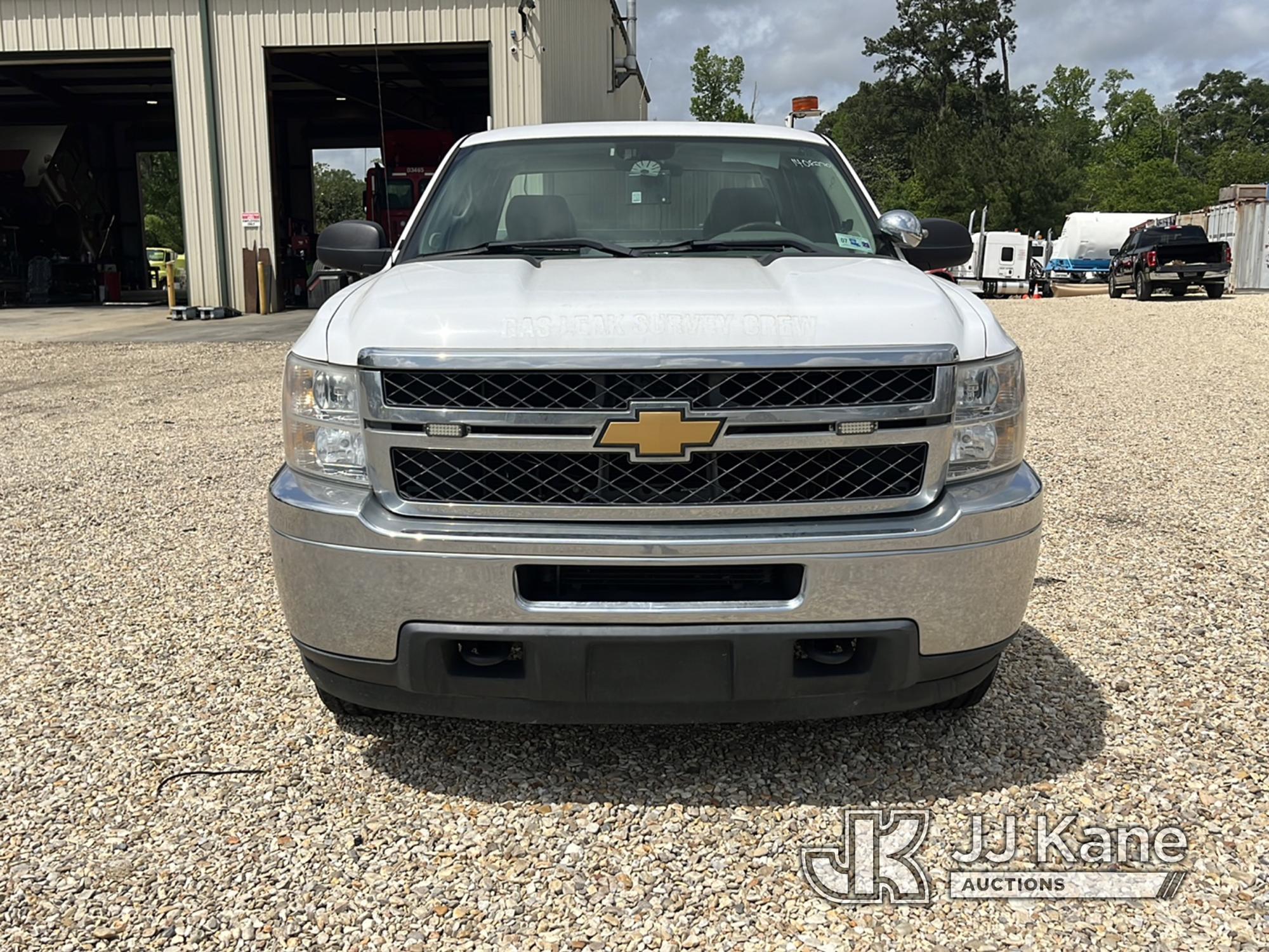 (Robert, LA) 2013 Chevrolet Silverado 2500HD Extended-Cab Pickup Truck Runs & Moves) (Jump to Start)