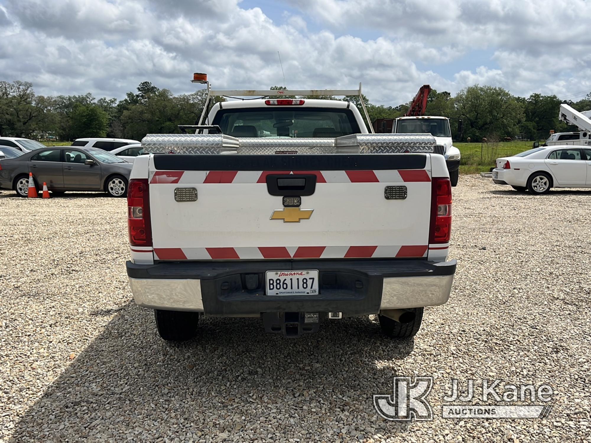 (Robert, LA) 2013 Chevrolet Silverado 2500HD Extended-Cab Pickup Truck Runs & Moves) (Jump to Start)