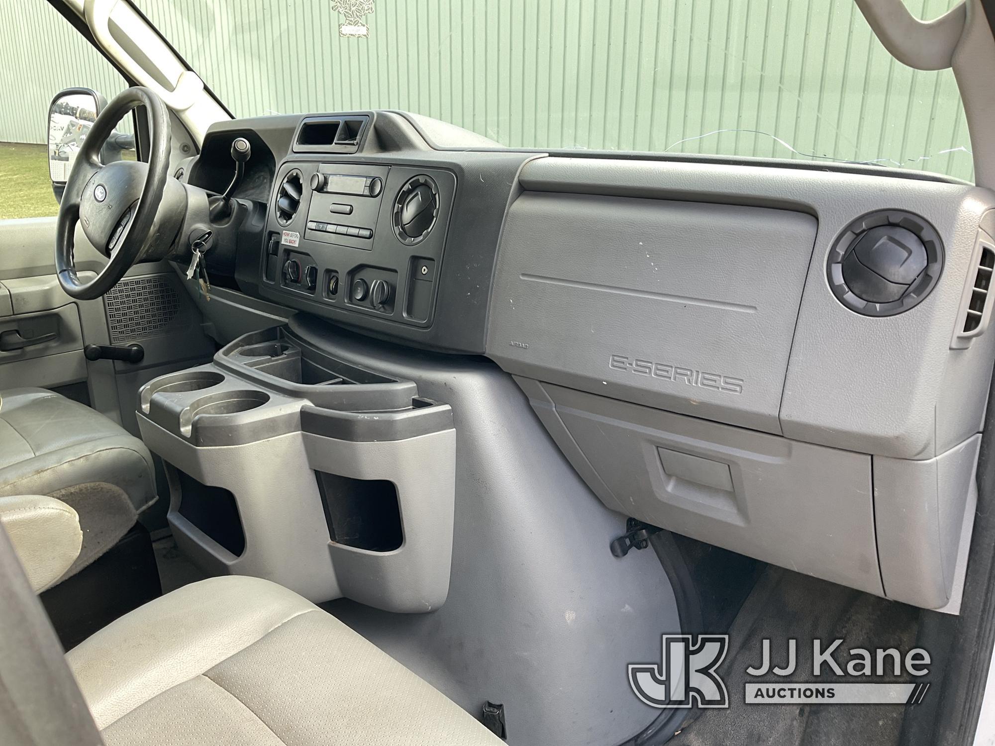 (Neenah, WI) 2013 Ford E150 Cargo Van Runs & Moves) (Rust and Body Damage-refer to photos, Cracked W