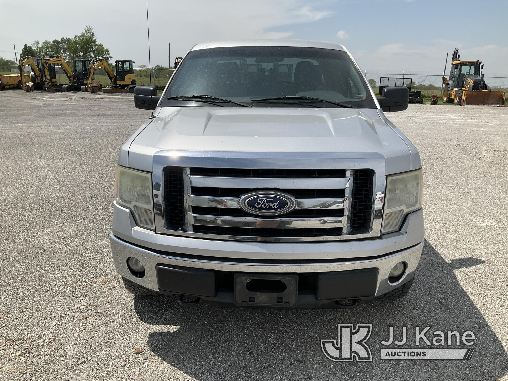 (Hawk Point, MO) 2011 Ford F150 4x4 Extended-Cab Pickup Truck Runs & Moves) (Check Engine Light On,