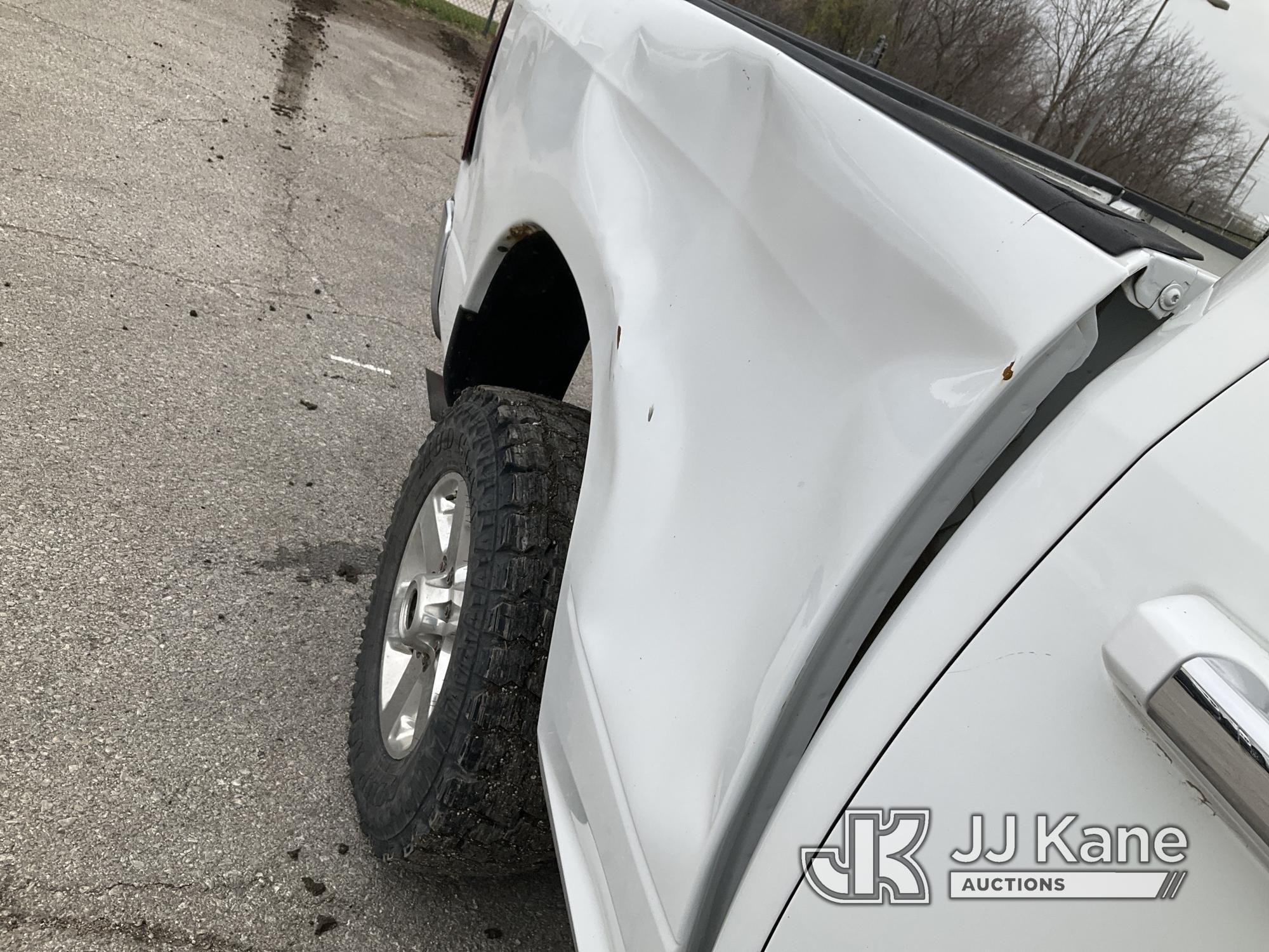 (Kansas City, MO) 2014 RAM 2500 4x4 Crew-Cab Pickup Truck Runs & Moves) (Cannot Be Driven Must Be To