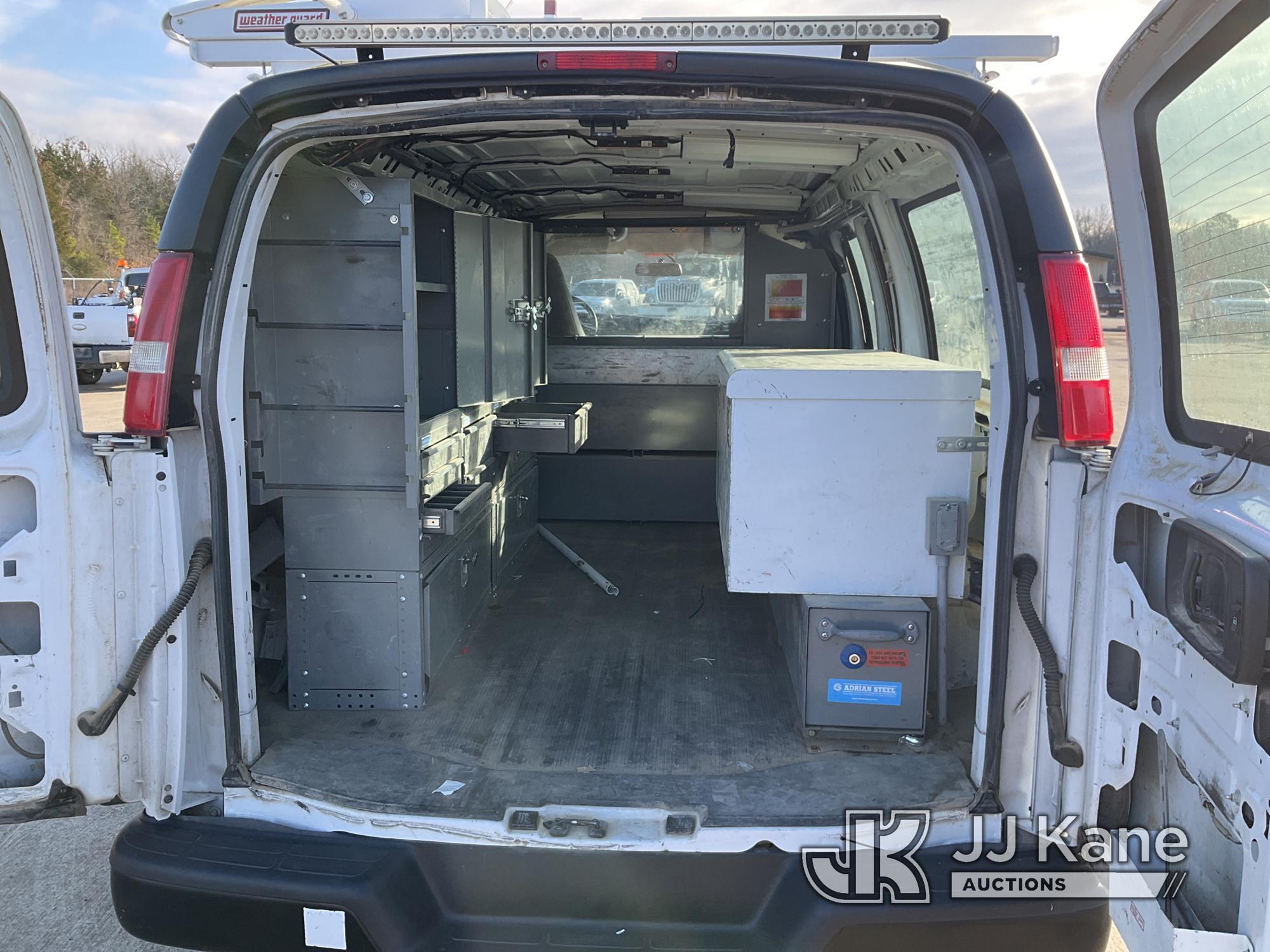 (Conway, AR) 2018 Chevrolet Express G3500 Cargo Van Runs & Moves) (ABS and Traction Control Lights O