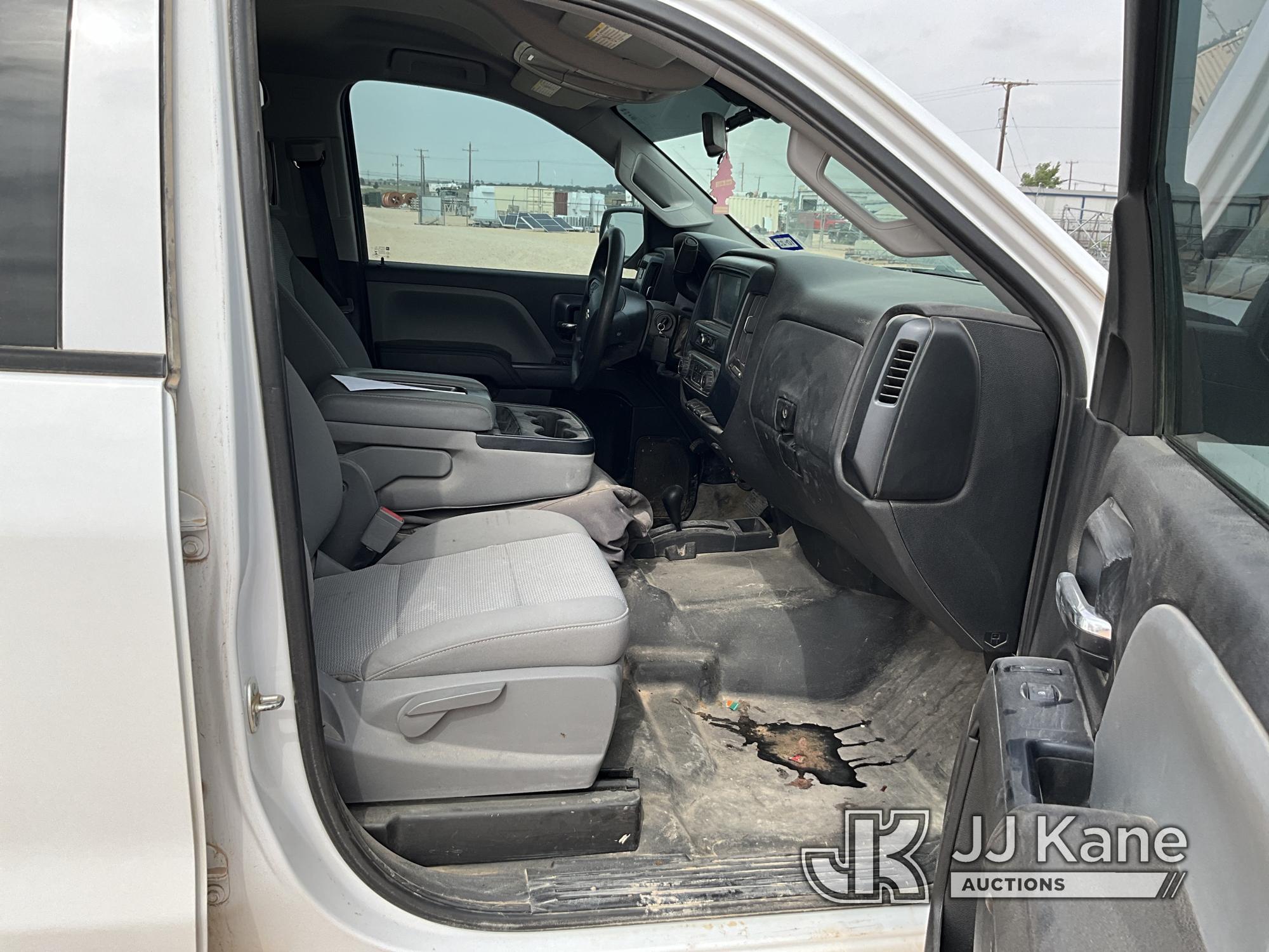 (Midland, TX) 2018 Chevrolet Silverado 2500HD 4x4 Extended-Cab Pickup Truck Runs & Moves) (Jump To S