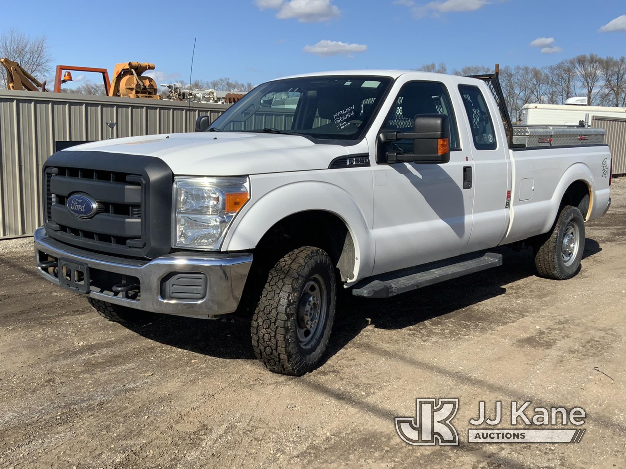 (South Beloit, IL) 2015 Ford F250 4x4 Extended-Cab Pickup Truck Runs & Moves