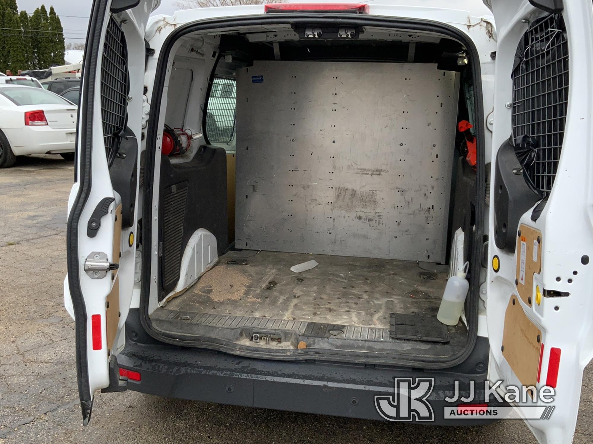 (South Beloit, IL) 2014 Ford Transit Connect Cargo Van Runs & Moves) (Steering Issues