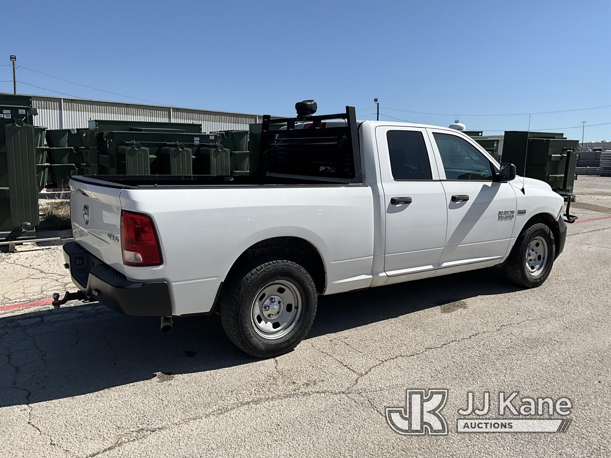 (Azle, TX) 2014 RAM 1500 4x4 Extended-Cab Pickup Truck Runs & Moves) (ABS Warning Light On, TPMS War