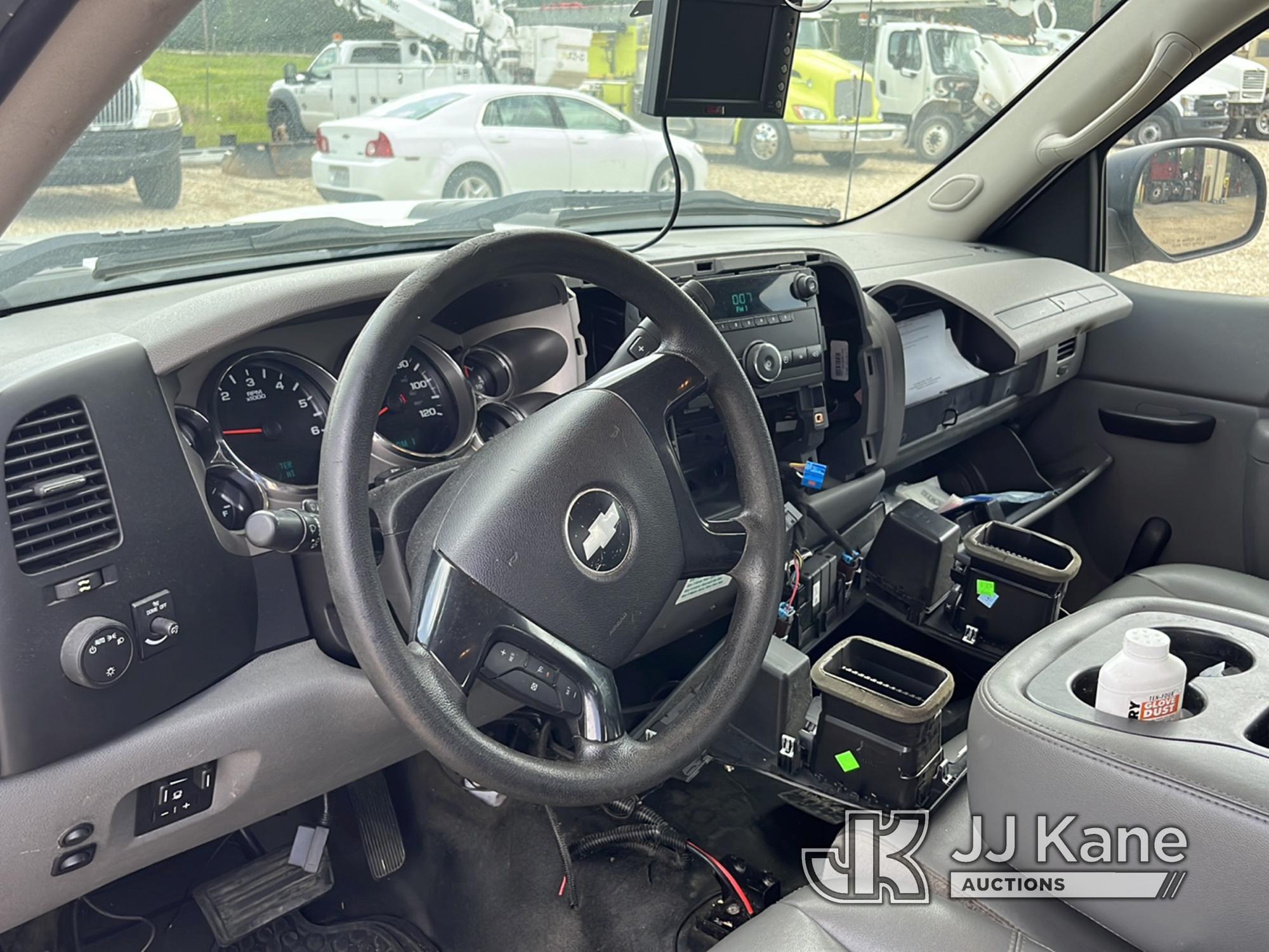 (Robert, LA) 2013 Chevrolet Silverado 2500HD Extended-Cab Pickup Truck Runs & Moves) (Jump to Start)