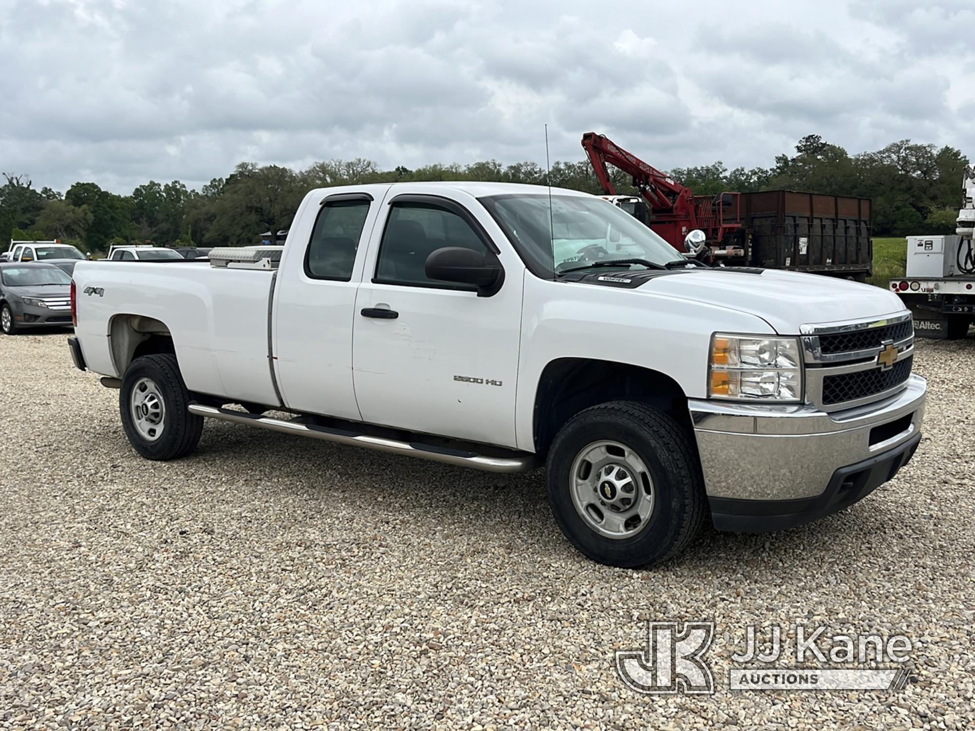 (Robert, LA) 2012 Chevrolet Silverado 2500HD 4x4 Extended-Cab Pickup Truck Runs & Moves