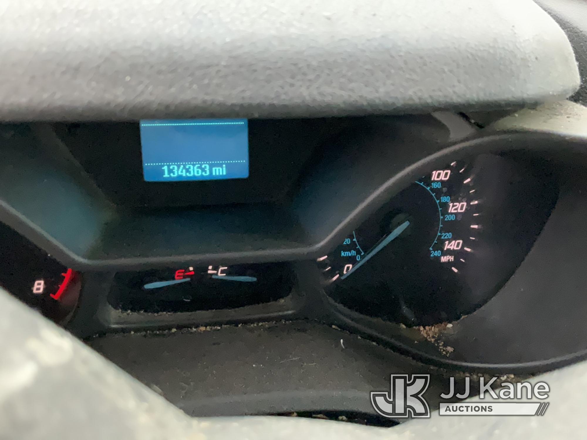 (Hawk Point, MO) 2015 Ford Transit Connect Cargo Van Runs & Not Movable) (Front Drivers Side Steerin