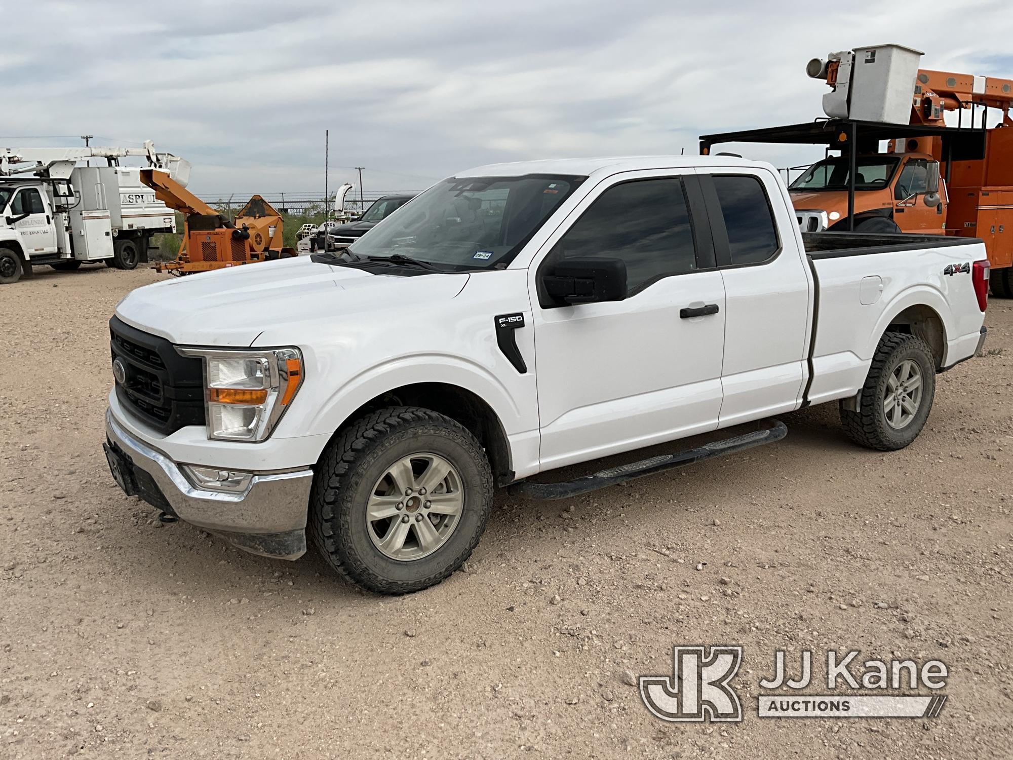 (Odessa, TX) 2021 Ford F150 4x4 Extended-Cab Pickup Truck Runs & Moves) (Hail & Paint Damage