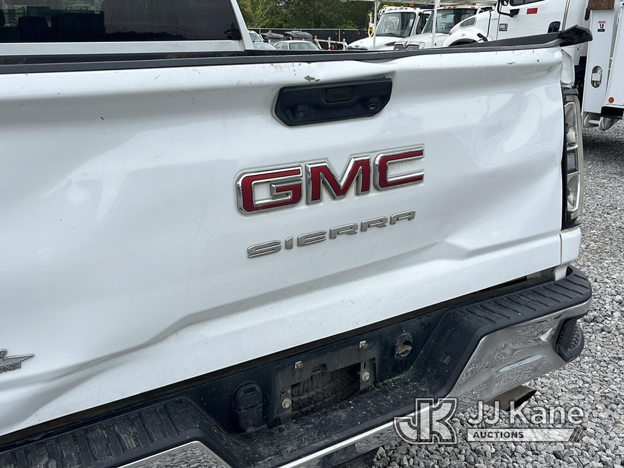 (Covington, LA) 2020 GMC Sierra 2500HD 4x4 Crew-Cab Pickup Truck Runs & Moves) (Body Damage, Tailgat