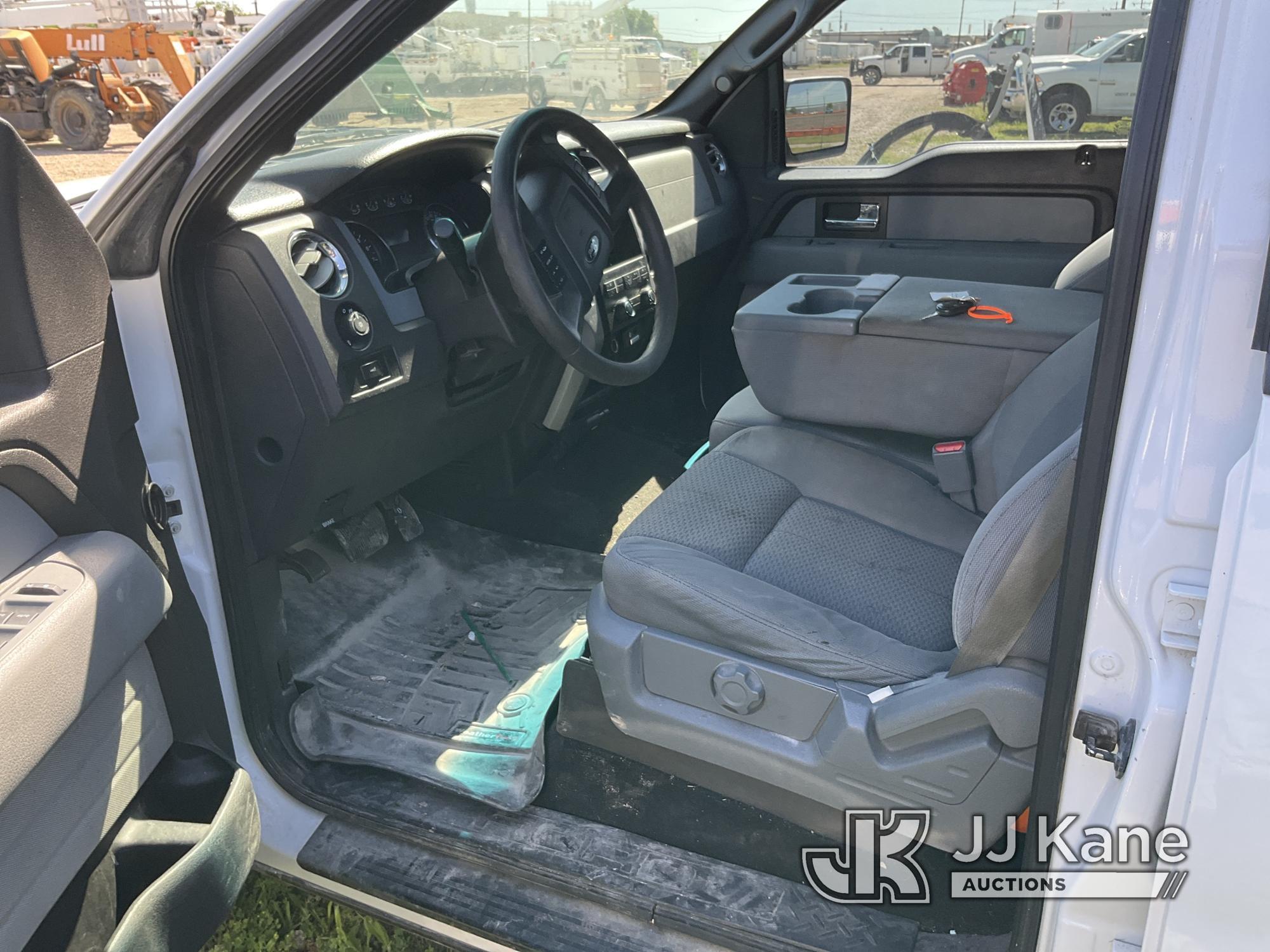 (Waxahachie, TX) 2014 Ford F150 4x4 Crew-Cab Pickup Truck Not Running, Condition Unknown