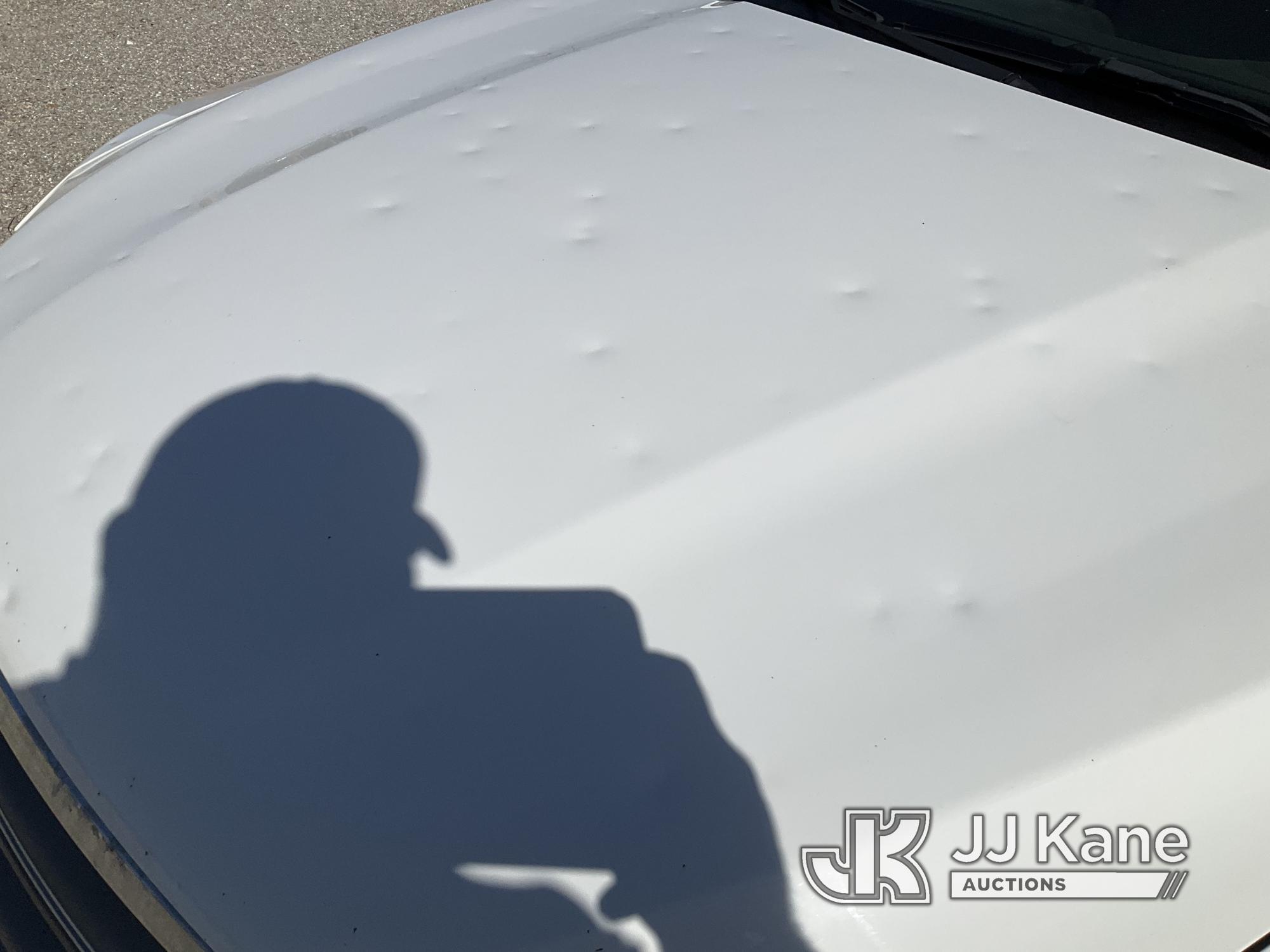 (Hawk Point, MO) 2015 Ford Taurus 4-Door Sedan Runs & Moves. (Hail Damage, Body Damage.)