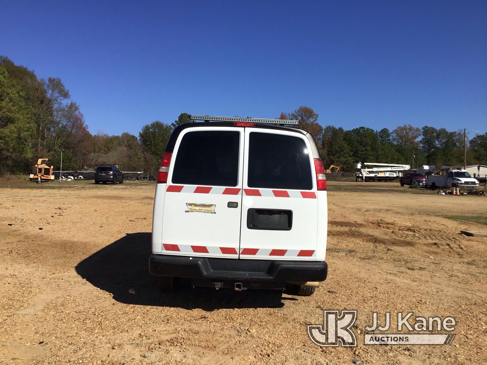 (Byram, MS) 2016 Chevrolet Express G2500 Cargo Van Runs & Moves) (Jump to Start) (Visor Missing,