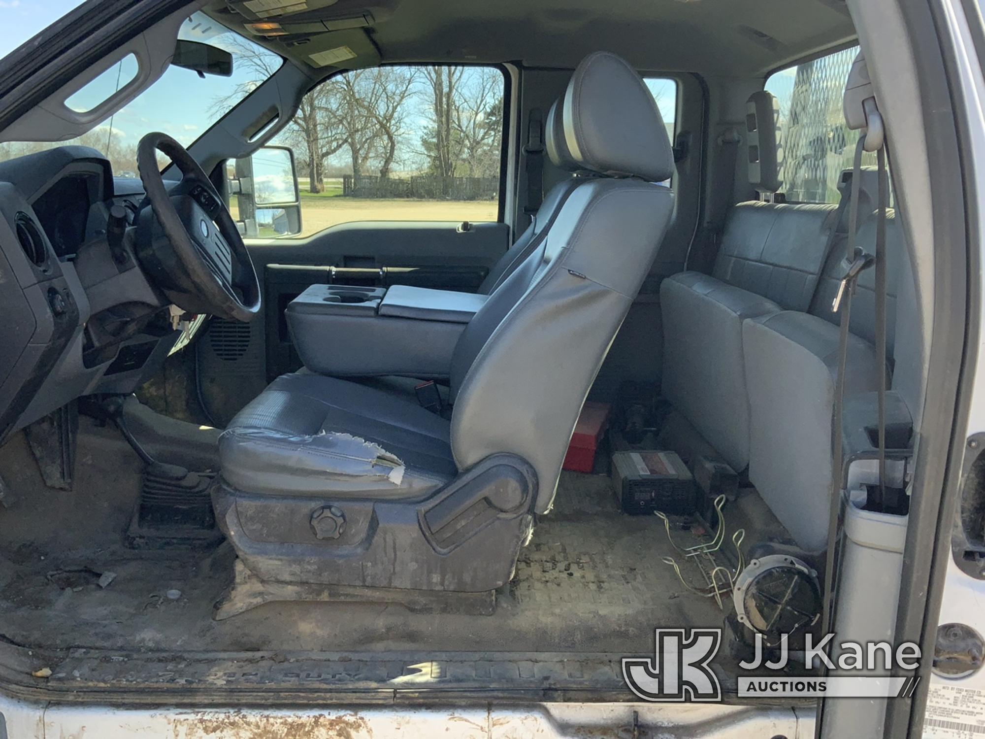 (South Beloit, IL) 2015 Ford F250 4x4 Extended-Cab Pickup Truck Runs, Moves, Check Engine Light On