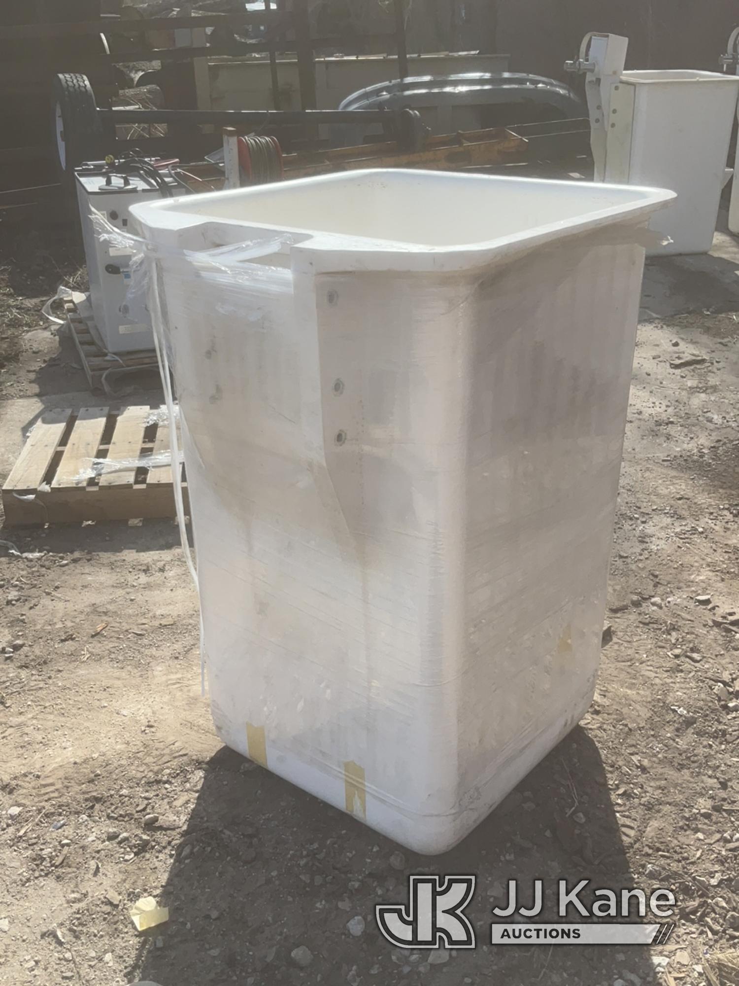 (Des Moines, IA) Altec Bucket 25in x 25in area 3ft 4in tall NOTE: This unit is being sold AS IS/WHER