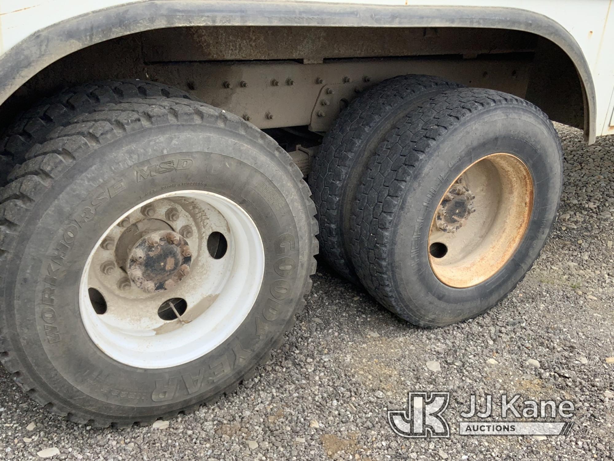 (Tipton, MO) Altec D4065A-TR, Digger Derrick rear mounted on 2008 International 7400 T/A Utility Tru