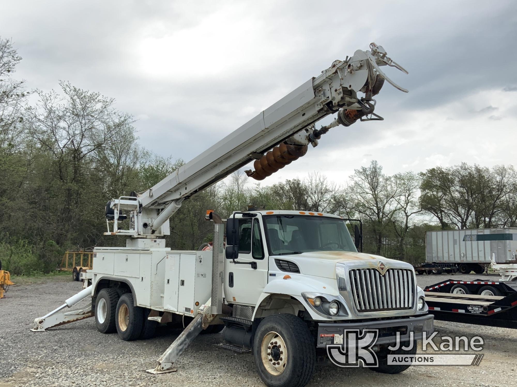 (Tipton, MO) Altec D4065A-TR, Digger Derrick rear mounted on 2008 International 7400 T/A Utility Tru