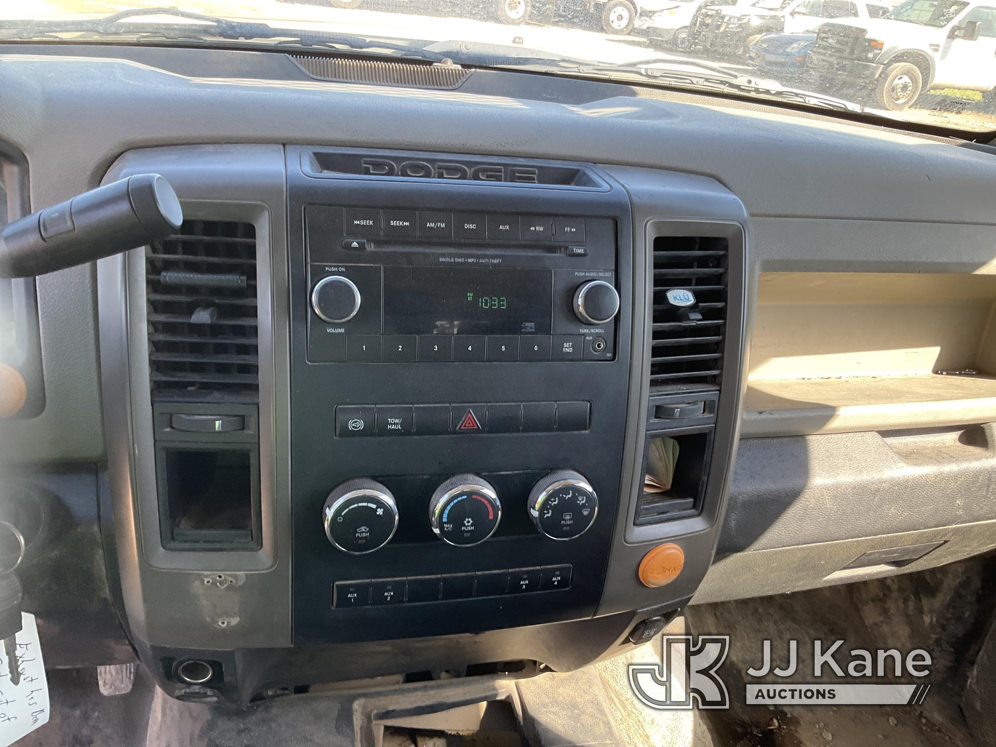 (Waxahachie, TX) 2012 RAM 3500 4x4 Crew-Cab Service Truck Runs & Moves, Check Engine Light On, Exhau