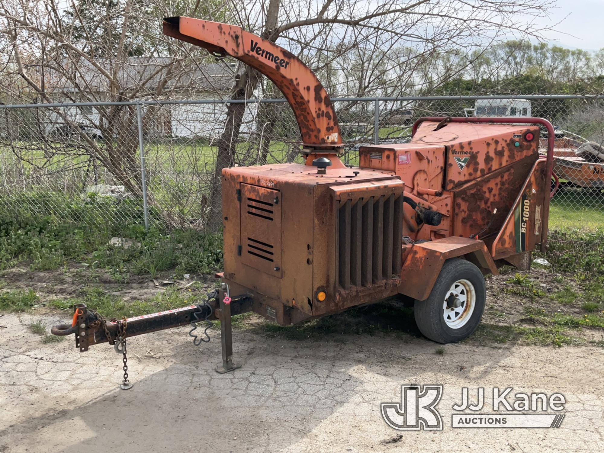 (South Beloit, IL) 2011 Vermeer BC1000XL Chipper (12in Drum) No Title) (Runs, Clutch Engages) (Missi