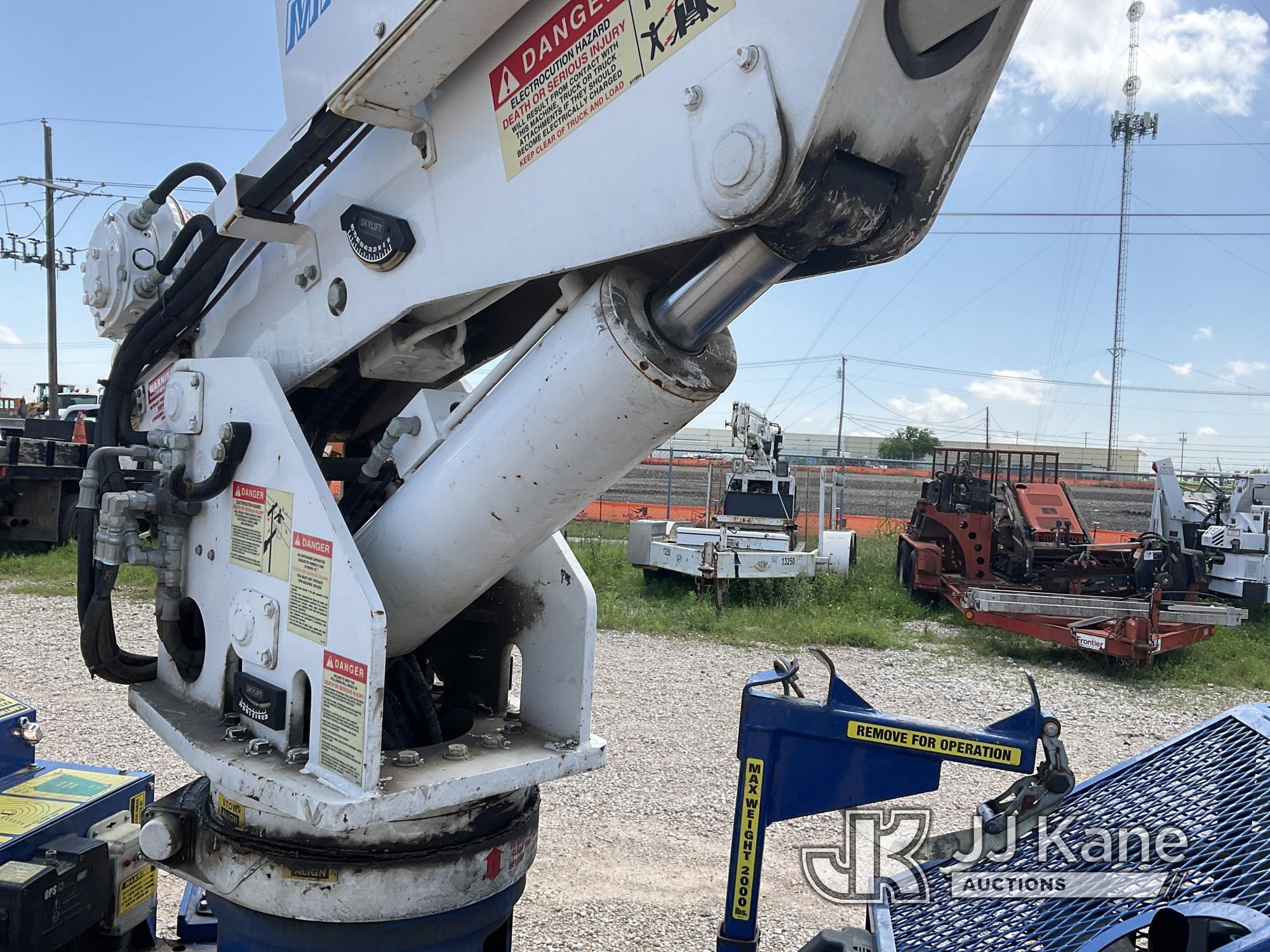 (Waxahachie, TX) Skylift S-6000 Low Pro Runs, Moves & Upper Operates.