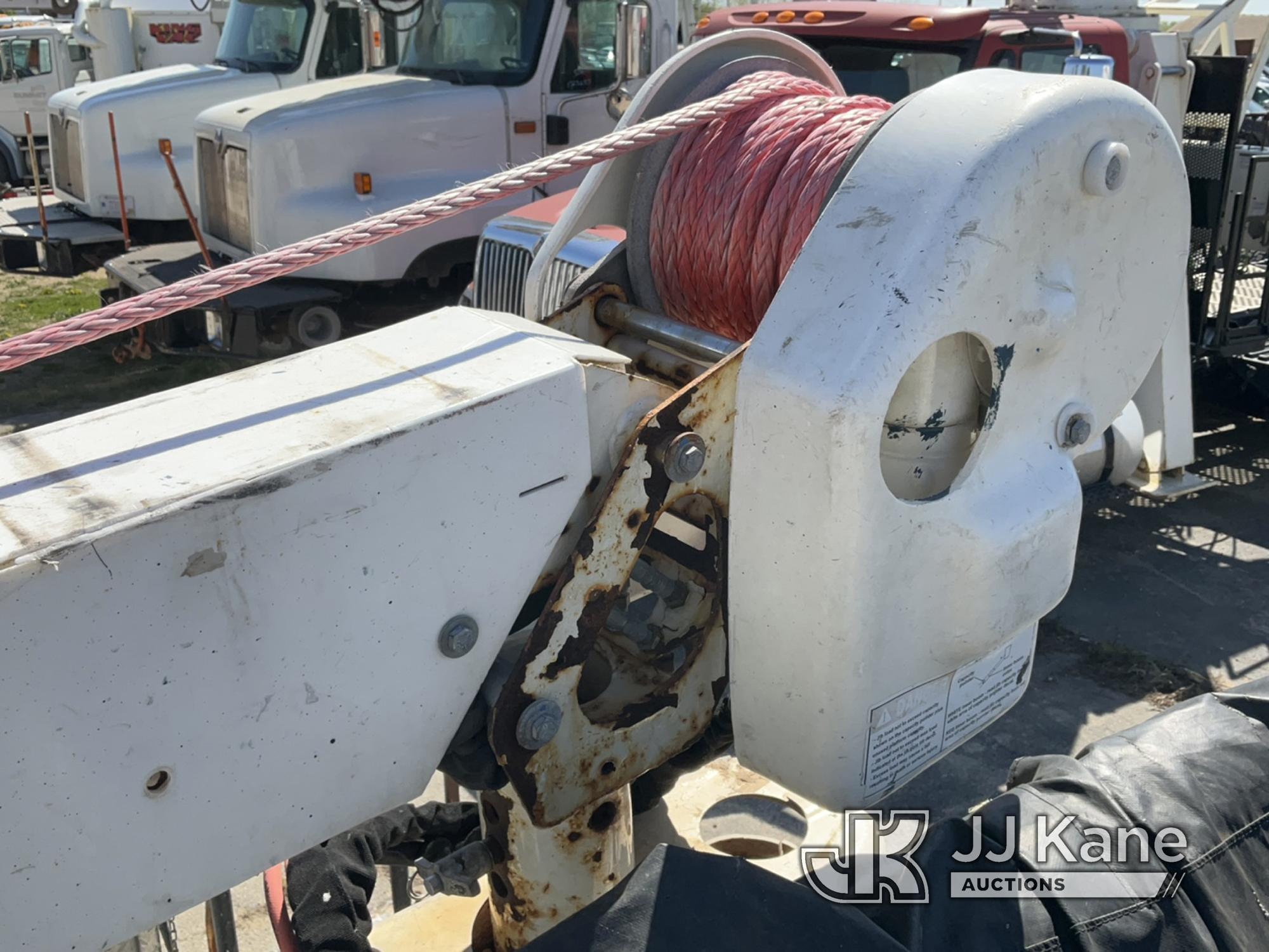 (South Beloit, IL) Versalift VST-40I, Articulating & Telescopic Bucket Truck mounted behind cab on 2