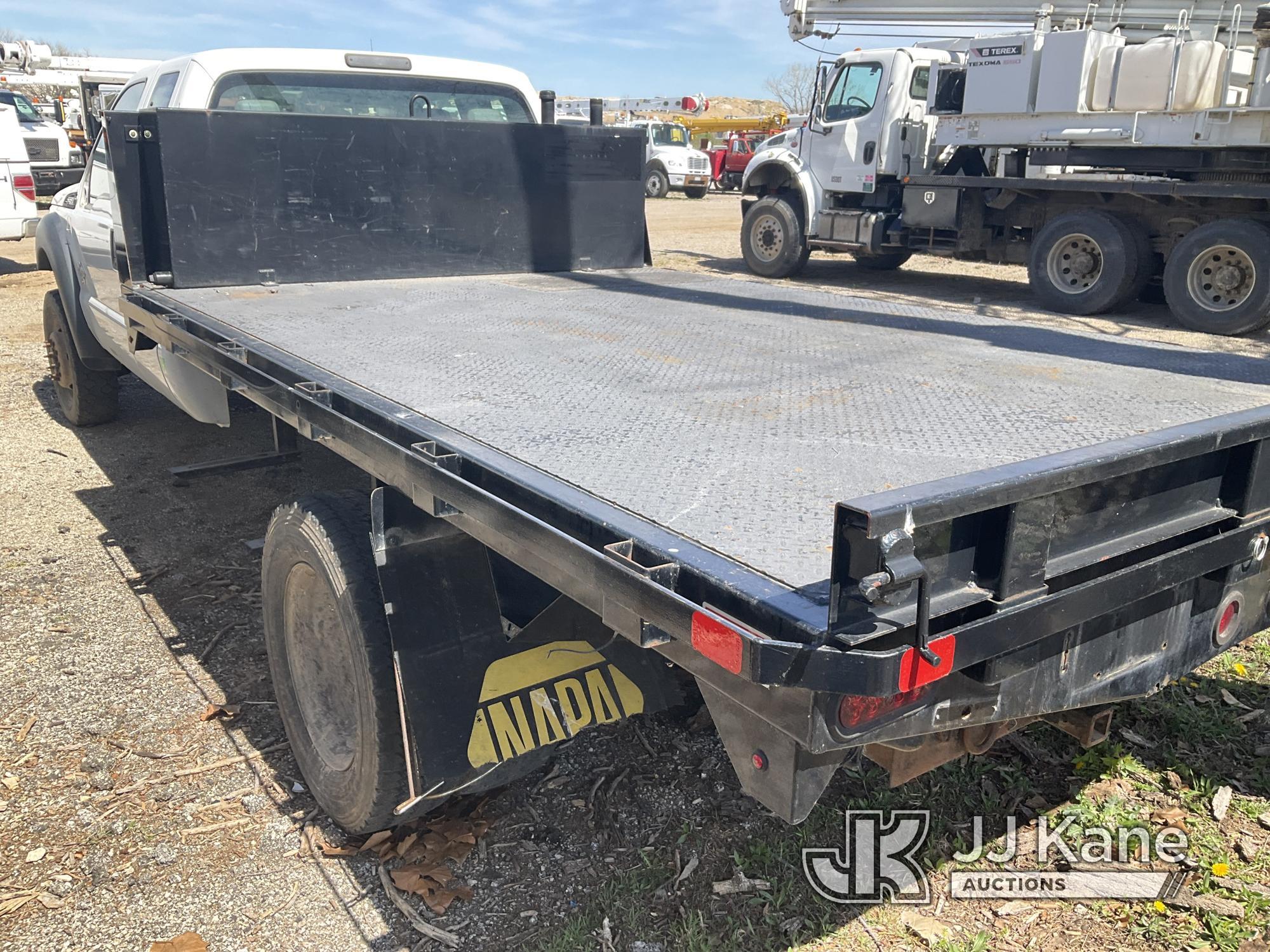 (Kansas City, MO) 2015 Ford F550 4x4 Extended-Cab Flatbed Truck Not Running, Condition Unknown, Has