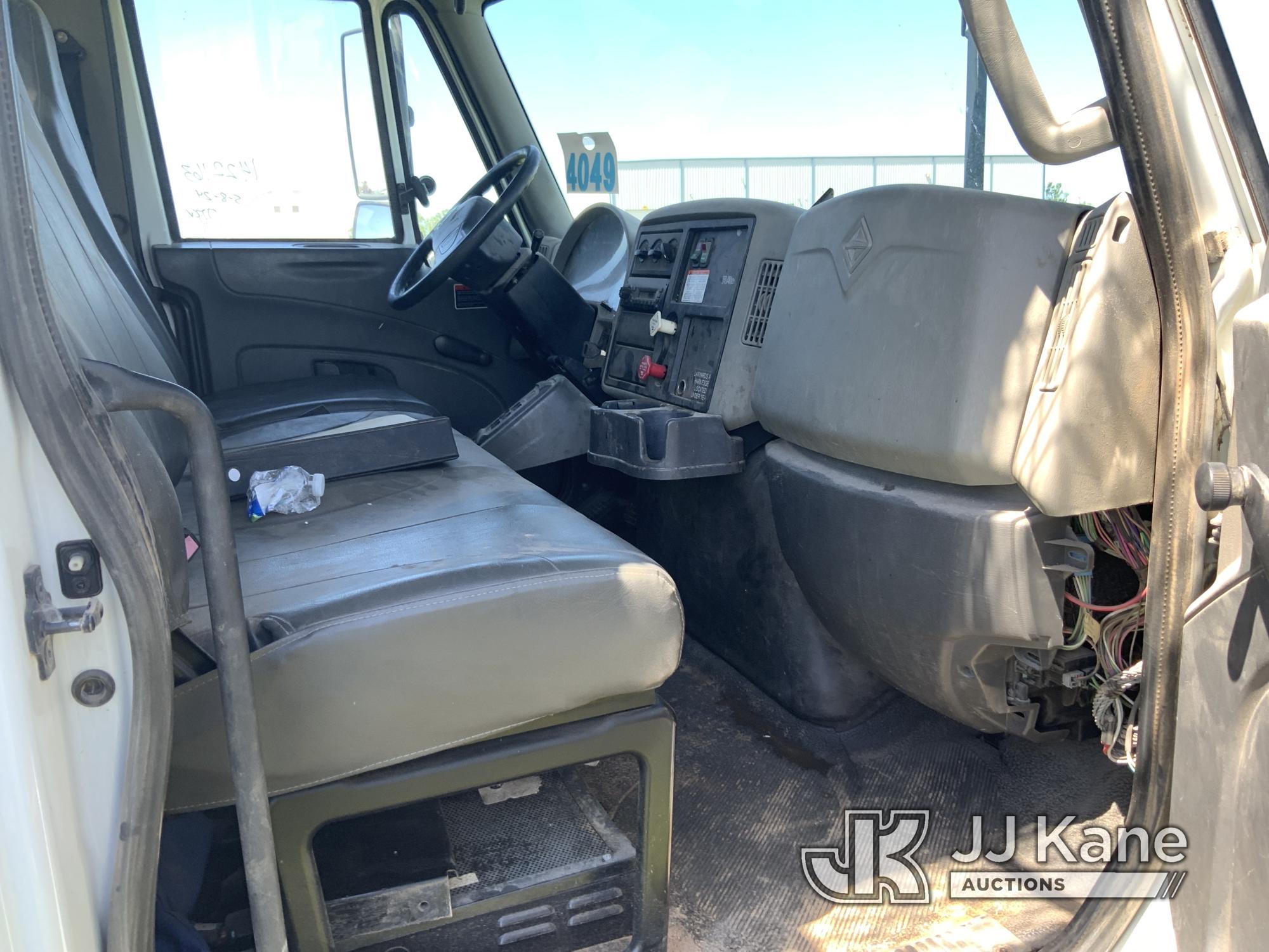 (Yukon, OK) Altec AA55E, Material Handling Bucket Truck rear mounted on 2013 International 4300 Dura