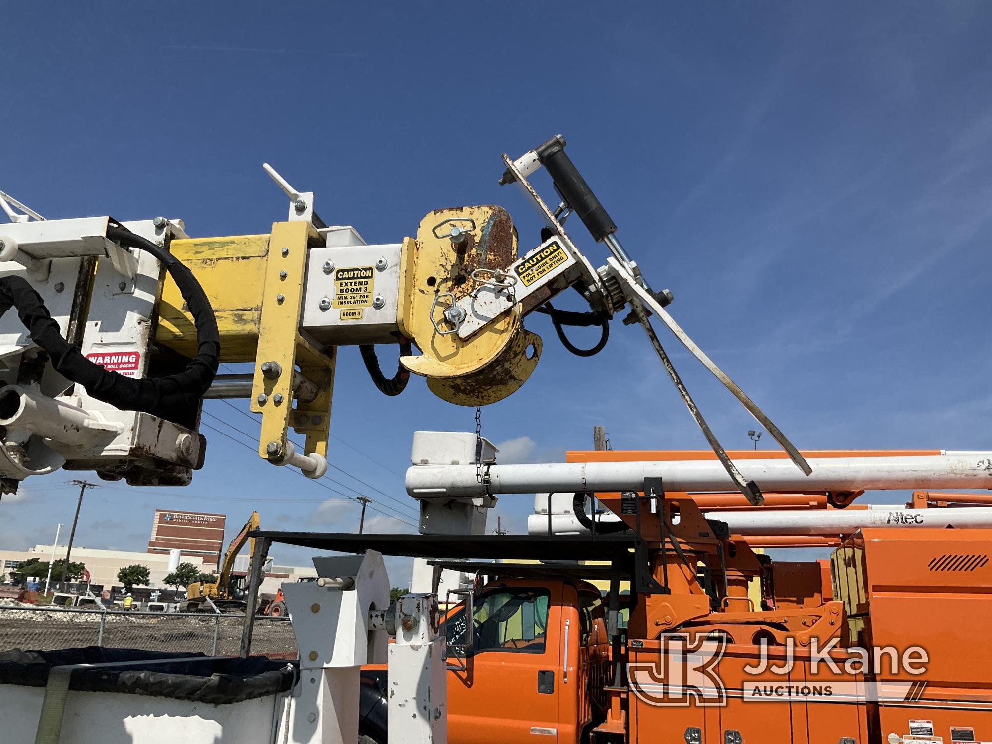 (Waxahachie, TX) Skylift S-6000 Low Pro Runs, Moves & Upper Operates.