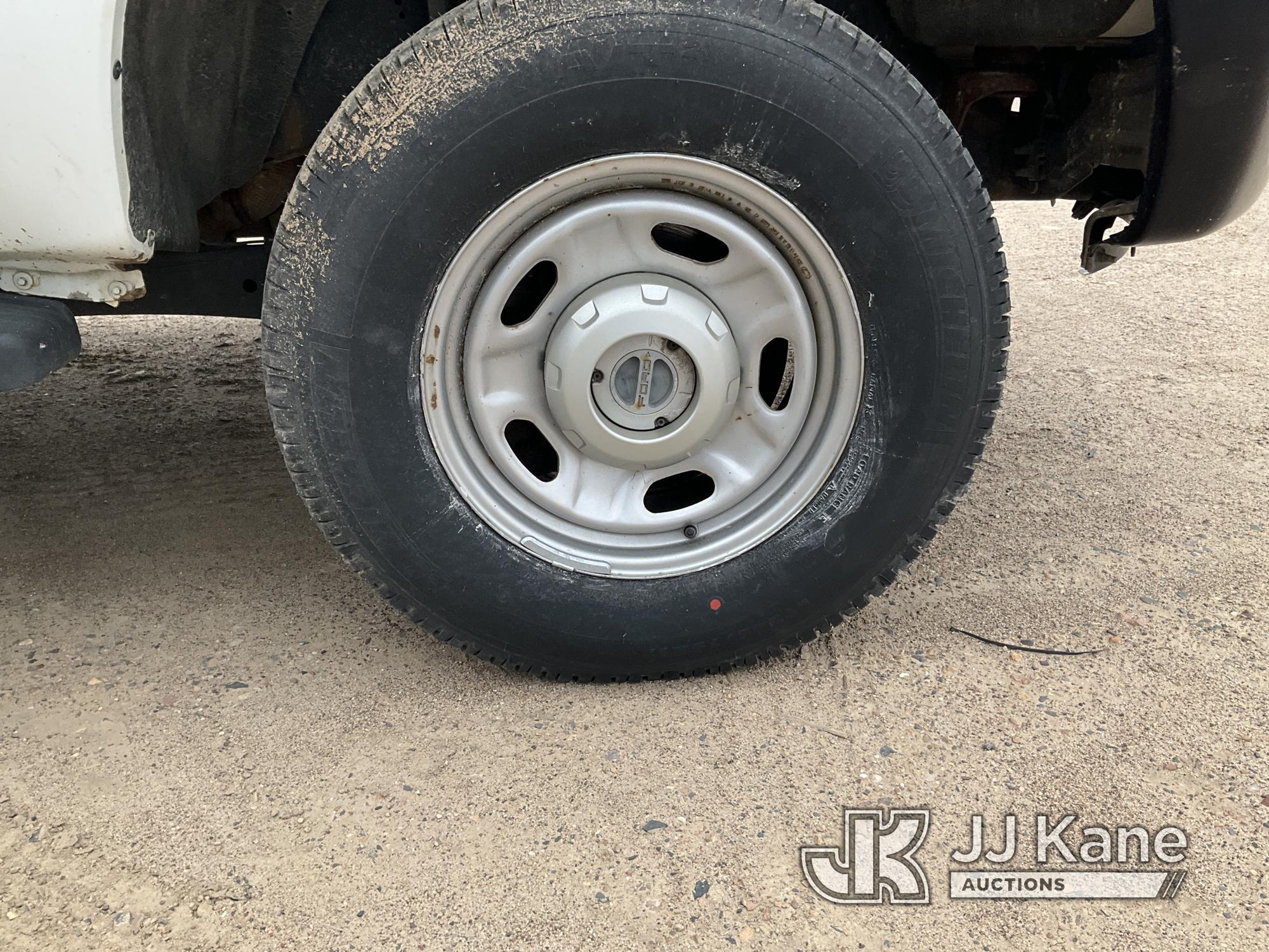 (Shakopee, MN) 2016 Ford F250 4x4 Extended-Cab Service Truck Not Running, Condition Unknown) (Does N