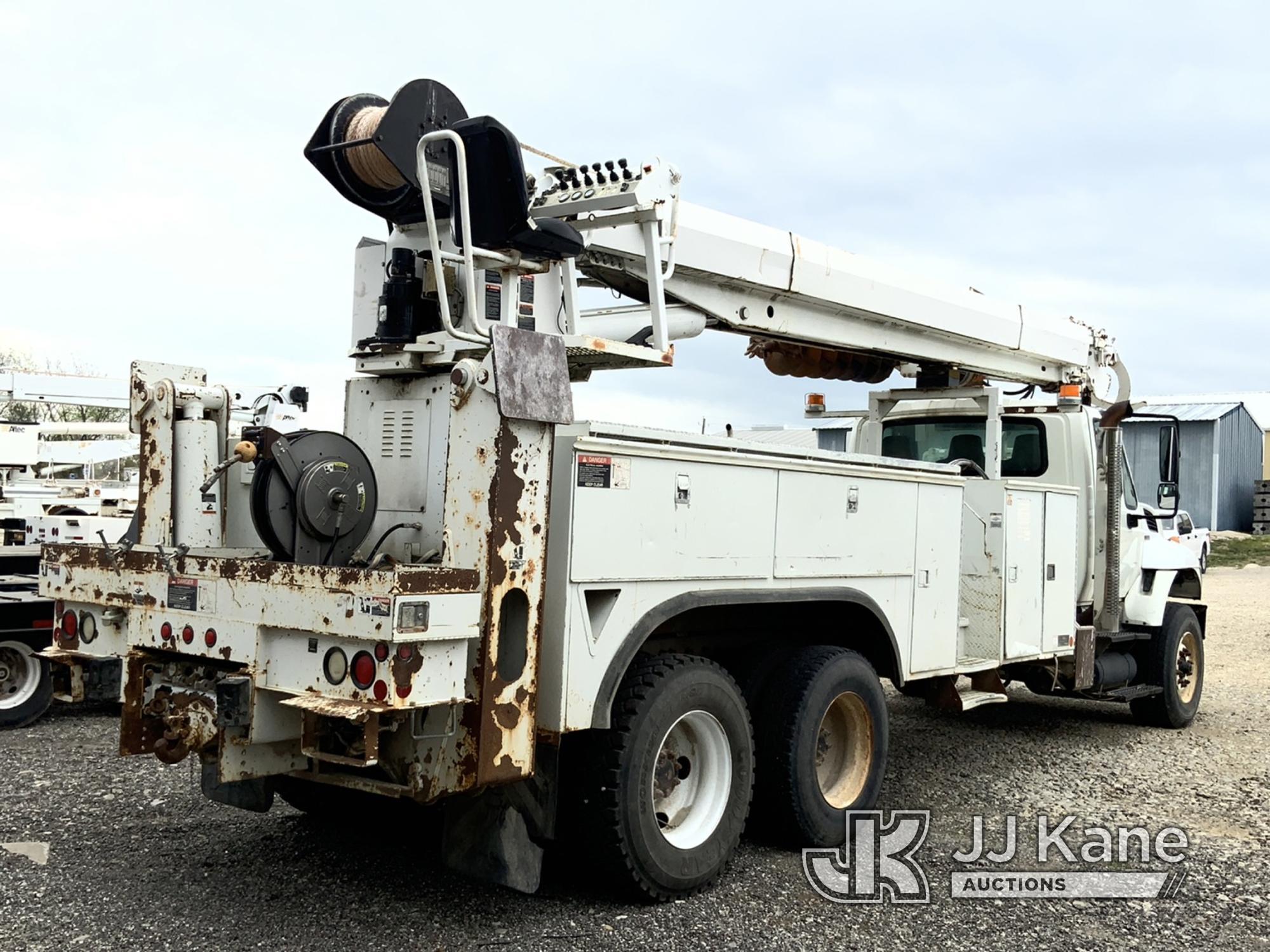 (Tipton, MO) Altec D4065A-TR, Digger Derrick rear mounted on 2008 International 7400 T/A Utility Tru