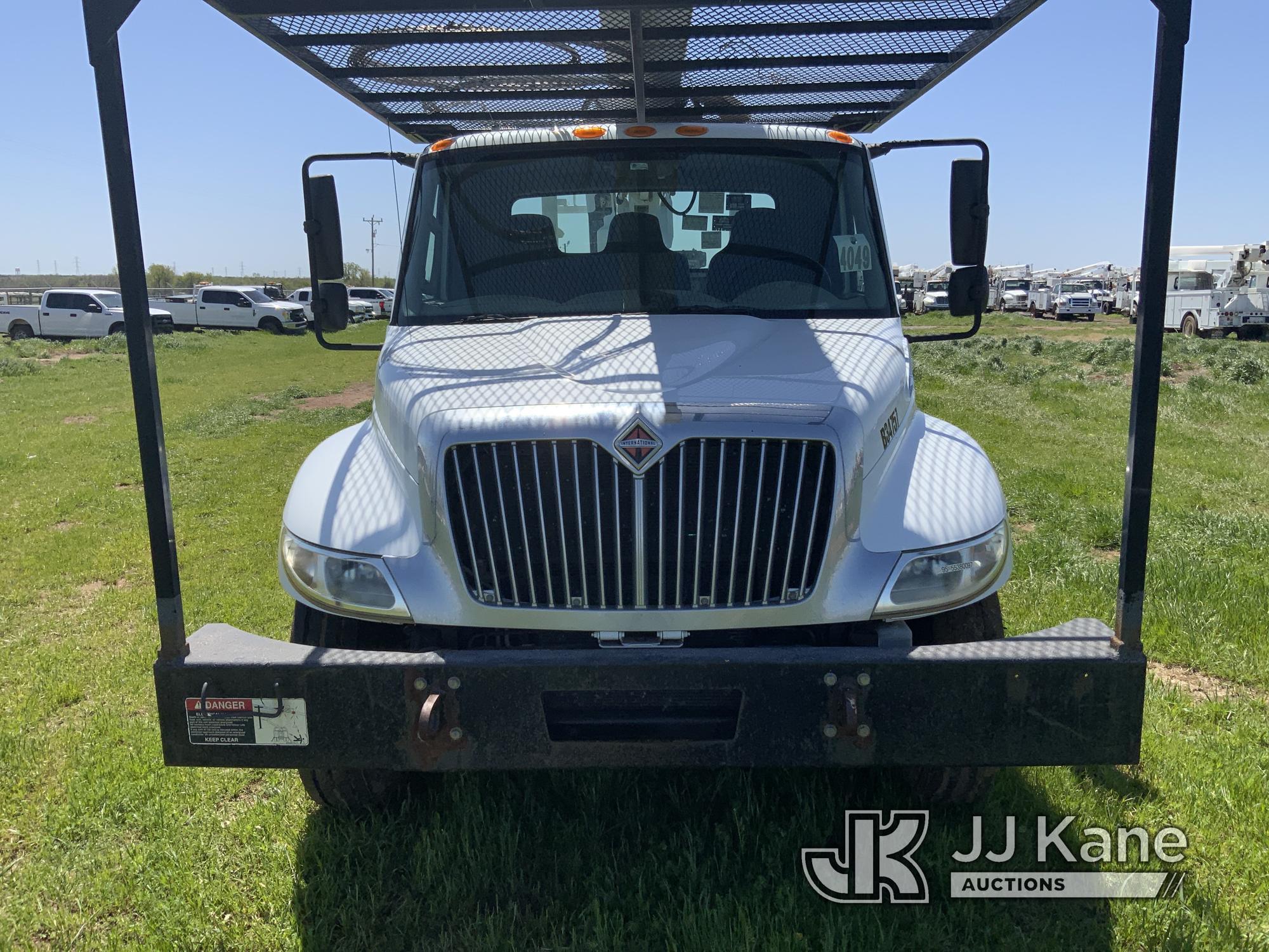 (Yukon, OK) Altec AA55E, Material Handling Bucket Truck rear mounted on 2013 International 4300 Dura