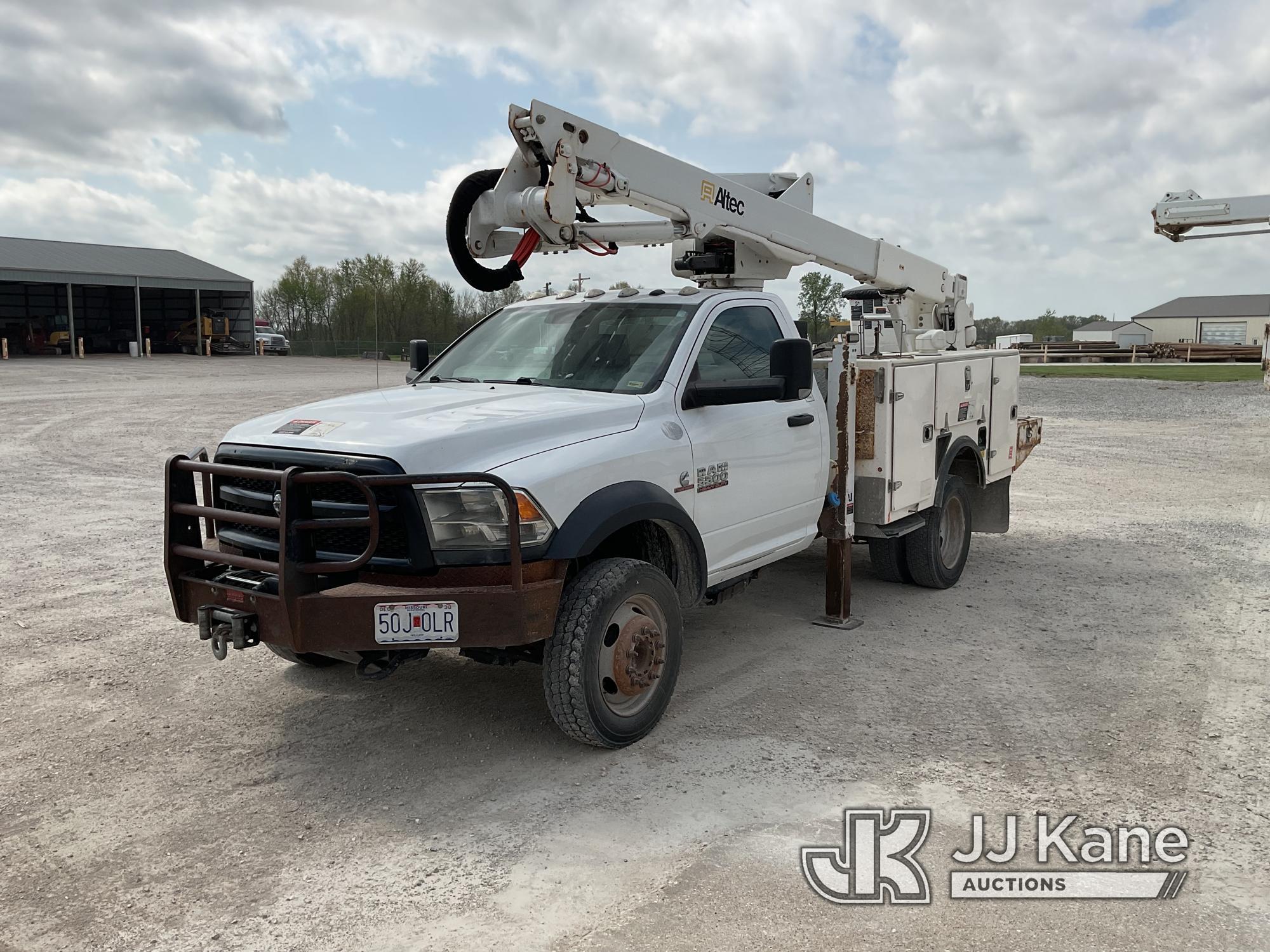 (New London, MO) Altec AT40G, Articulating & Telescopic Bucket Truck mounted behind cab on 2015 RAM