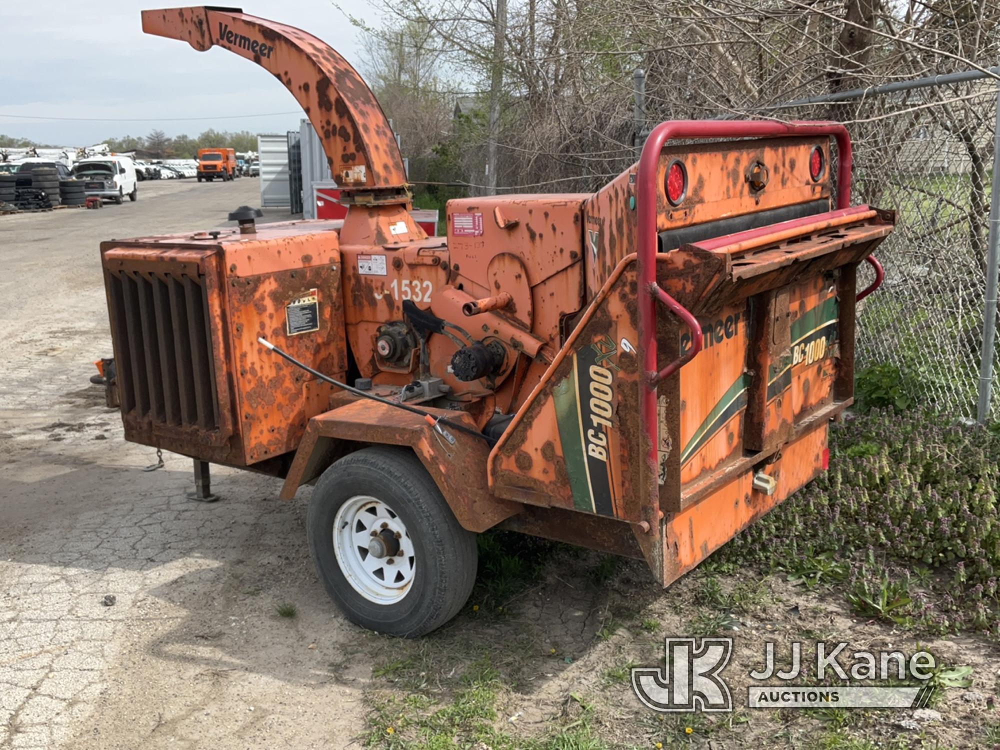 (South Beloit, IL) 2011 Vermeer BC1000XL Chipper (12in Drum) No Title) (Runs, Clutch Engages) (Missi