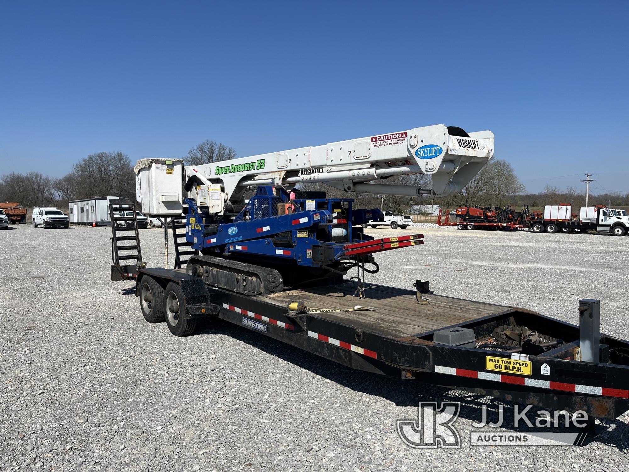 (Hawk Point, MO) Versalift VST52I, Backyard Bucket mounted on 2016 Skylift Super 53 Tracked Backyard