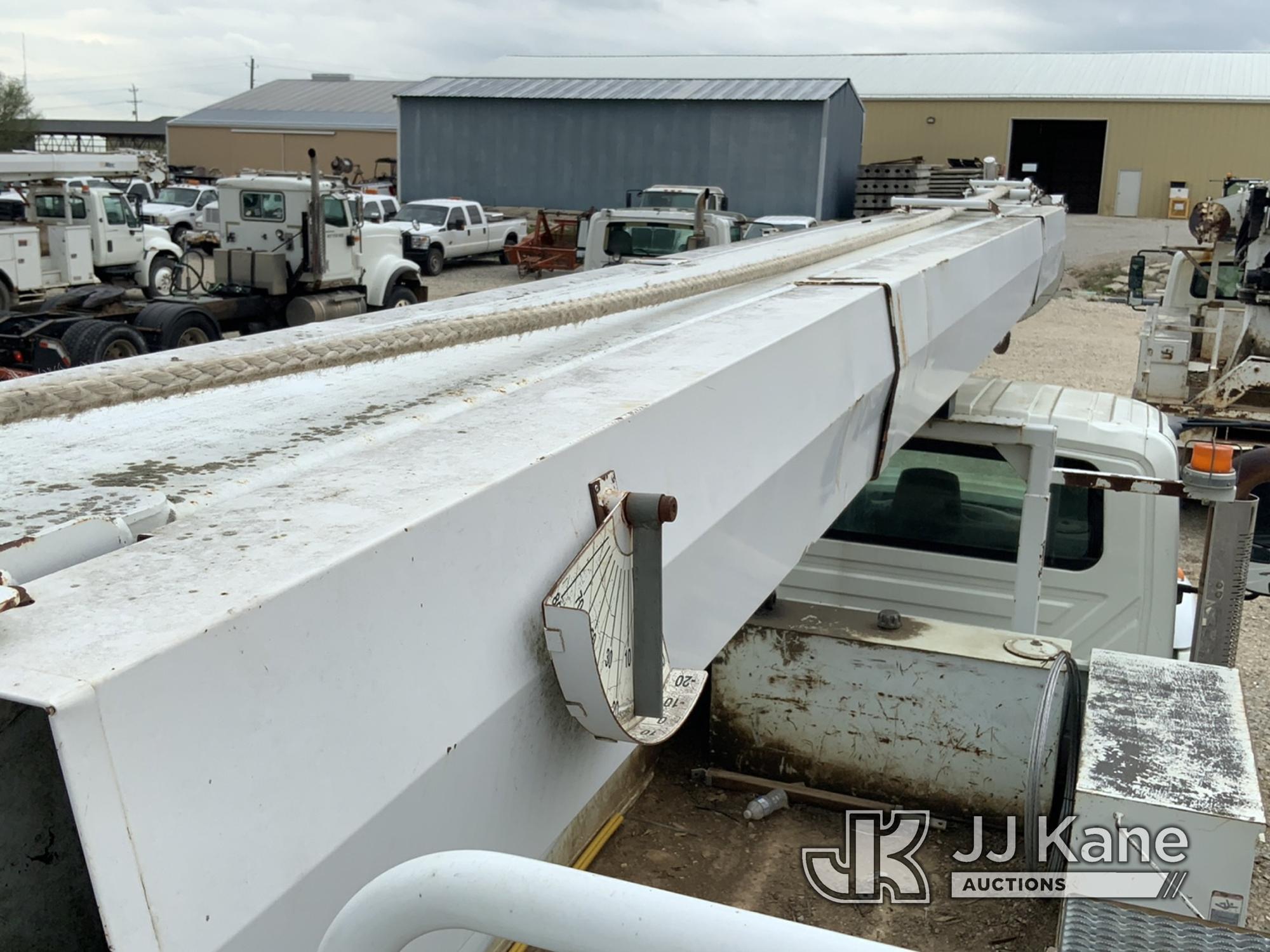 (Tipton, MO) Altec D4065A-TR, Digger Derrick rear mounted on 2008 International 7400 T/A Utility Tru