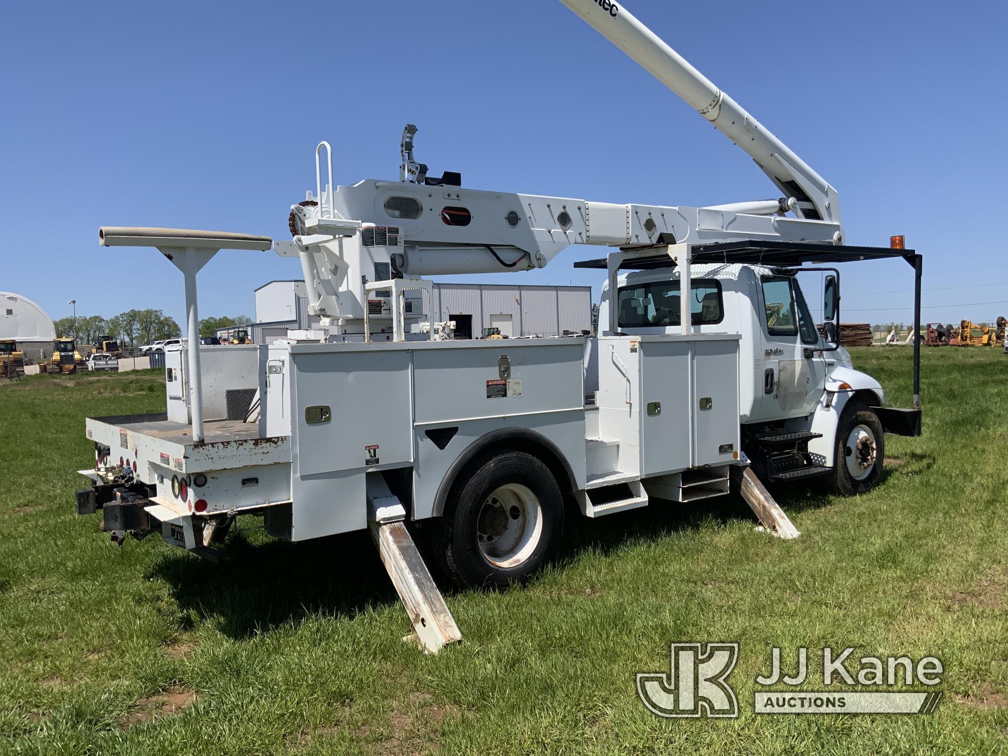 (Yukon, OK) Altec AA55E, Material Handling Bucket Truck rear mounted on 2013 International 4300 Dura