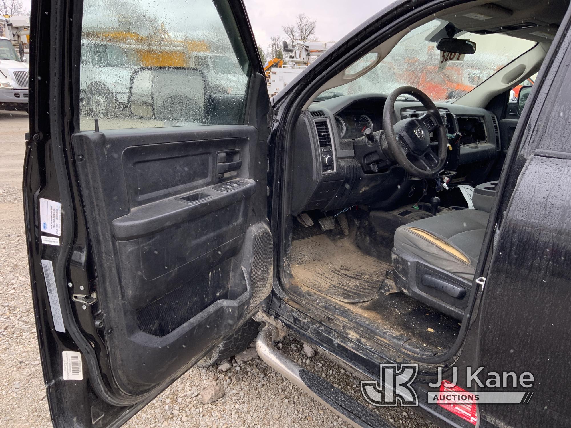 (Fort Wayne, IN) 2017 RAM 2500 4x4 Crew-Cab Pickup Truck Not Running, Condition Unknown, Engine Apar