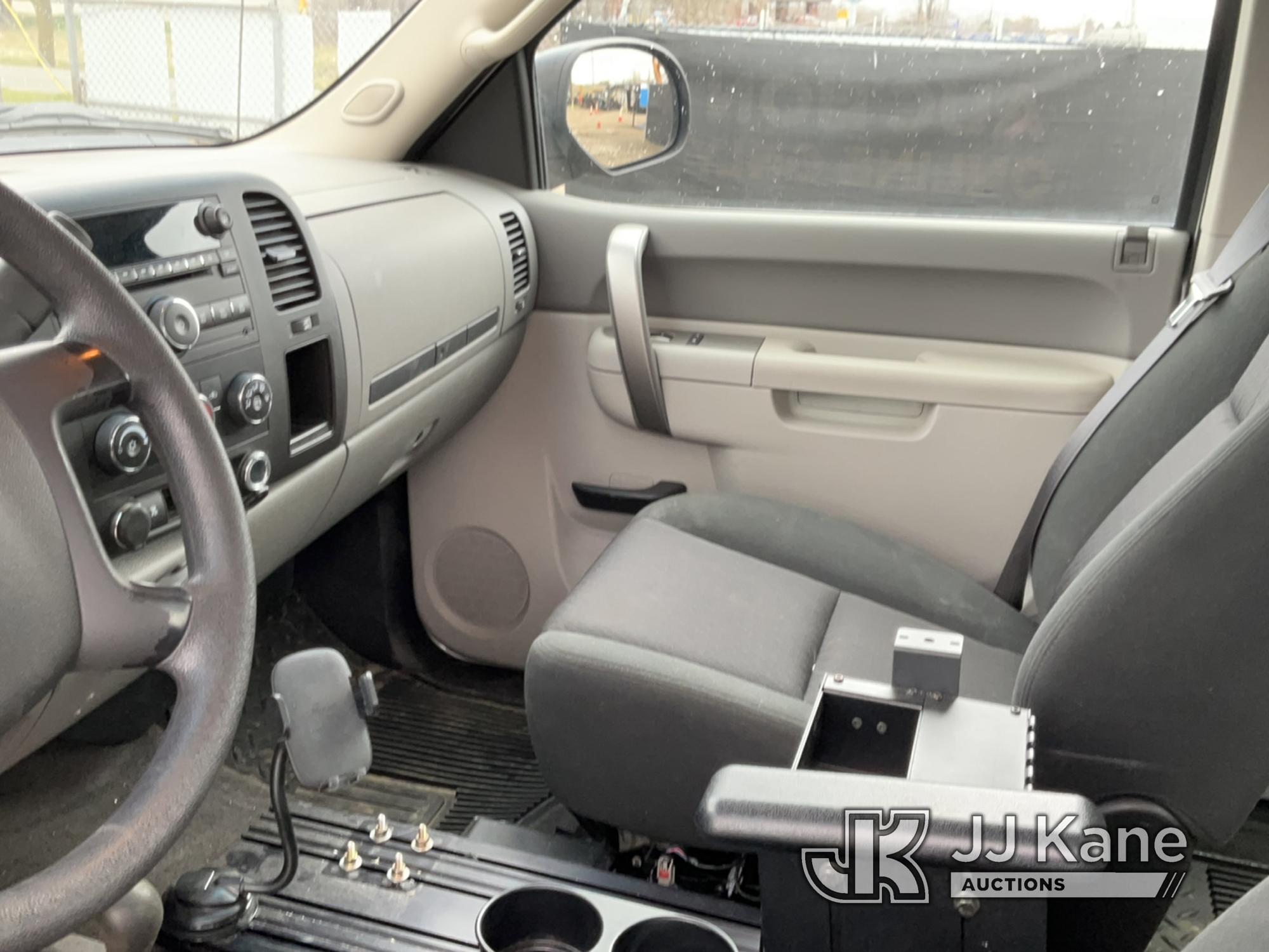 (Charlotte, MI) 2011 Chevrolet Silverado 1500 4x4 Extended-Cab Pickup Truck Runs & Moves) (Rust Dama