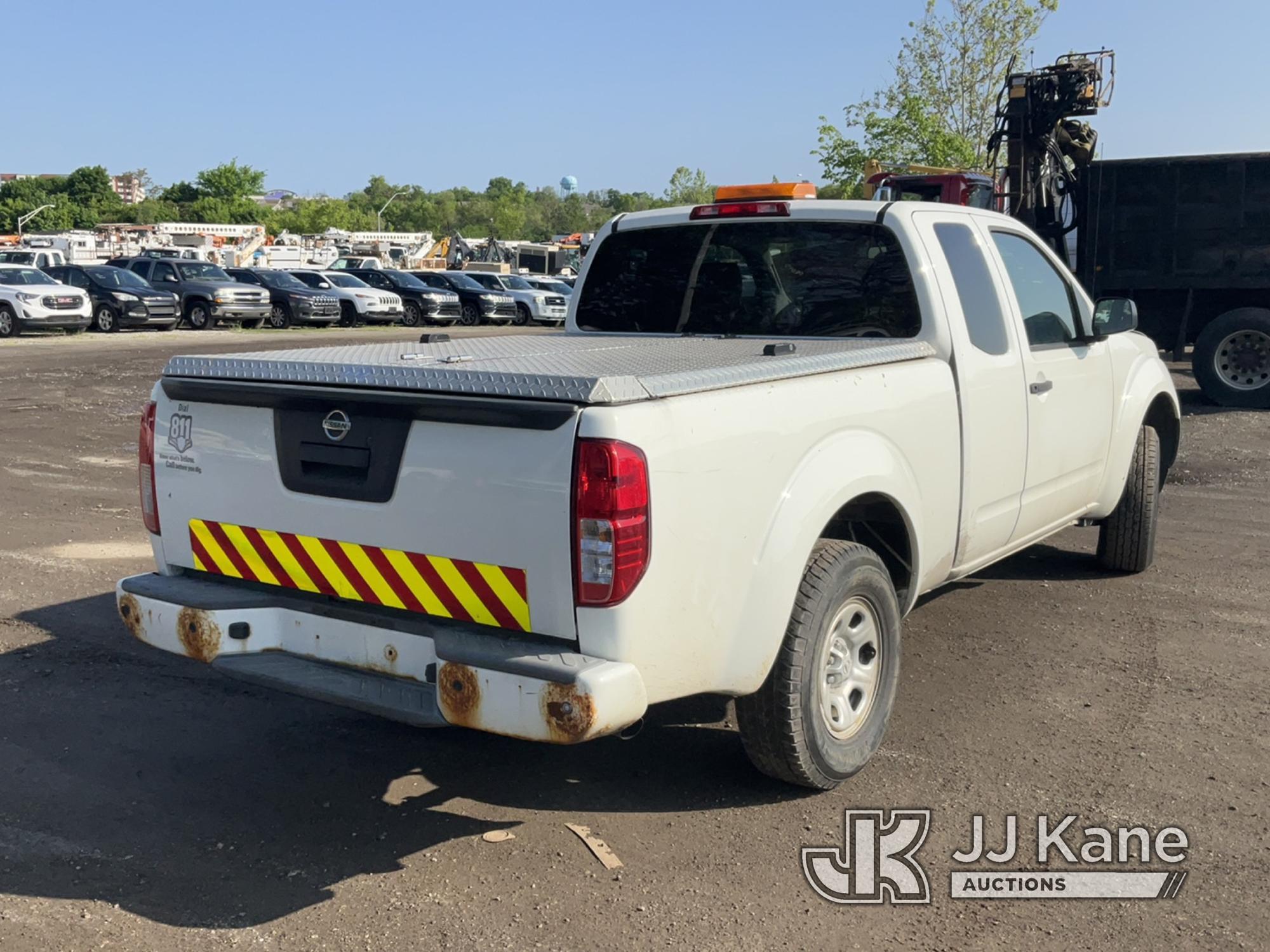 (Plymouth Meeting, PA) 2017 Nissan Frontier Extended-Cab Pickup Truck  Bad Engine, Runs & Moves, Bod