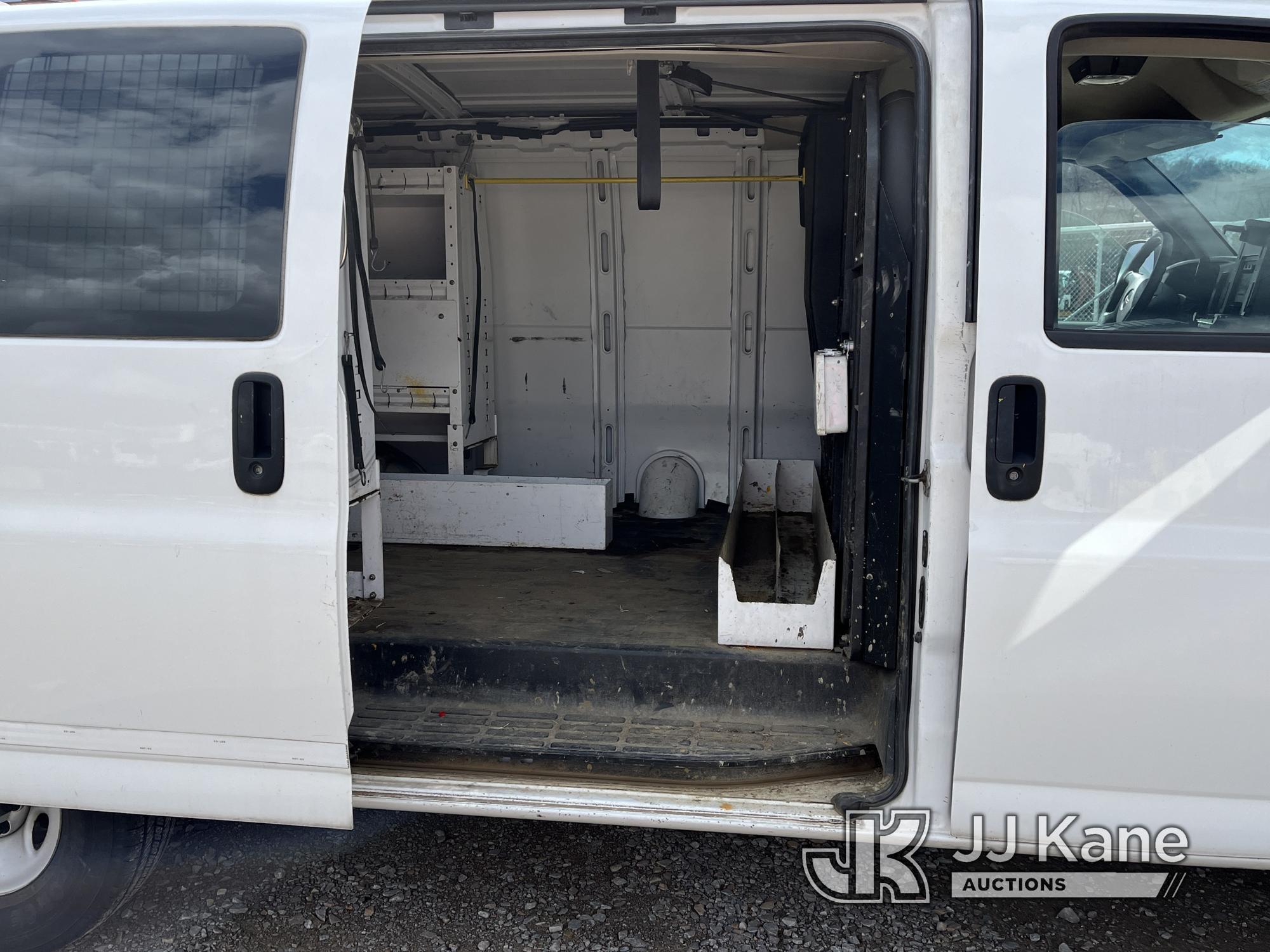(Smock, PA) 2014 GMC G2500 Cargo Van Title Delay) (Runs & Moves, Rust Damage