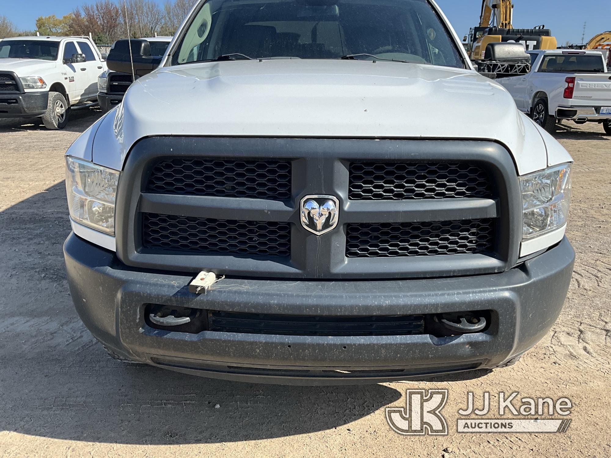 (Rosebush, MI) 2015 RAM 2500 4x4 Pickup Truck Runs & Moves)  (Damage To Drivers Seat,  Cracked Winds