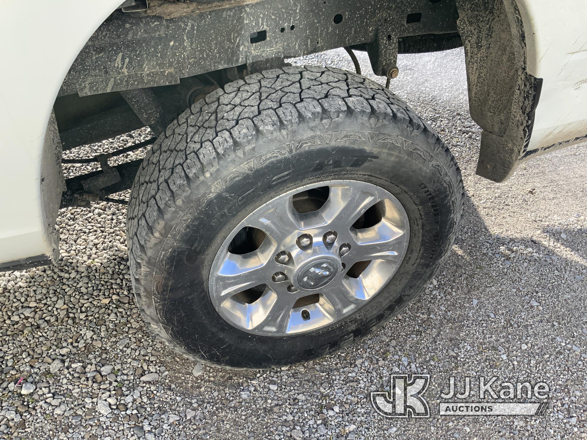 (Fort Wayne, IN) 2019 Dodge Ram W2500 4X4 Crew-Cab Pickup Truck Runs & Moves