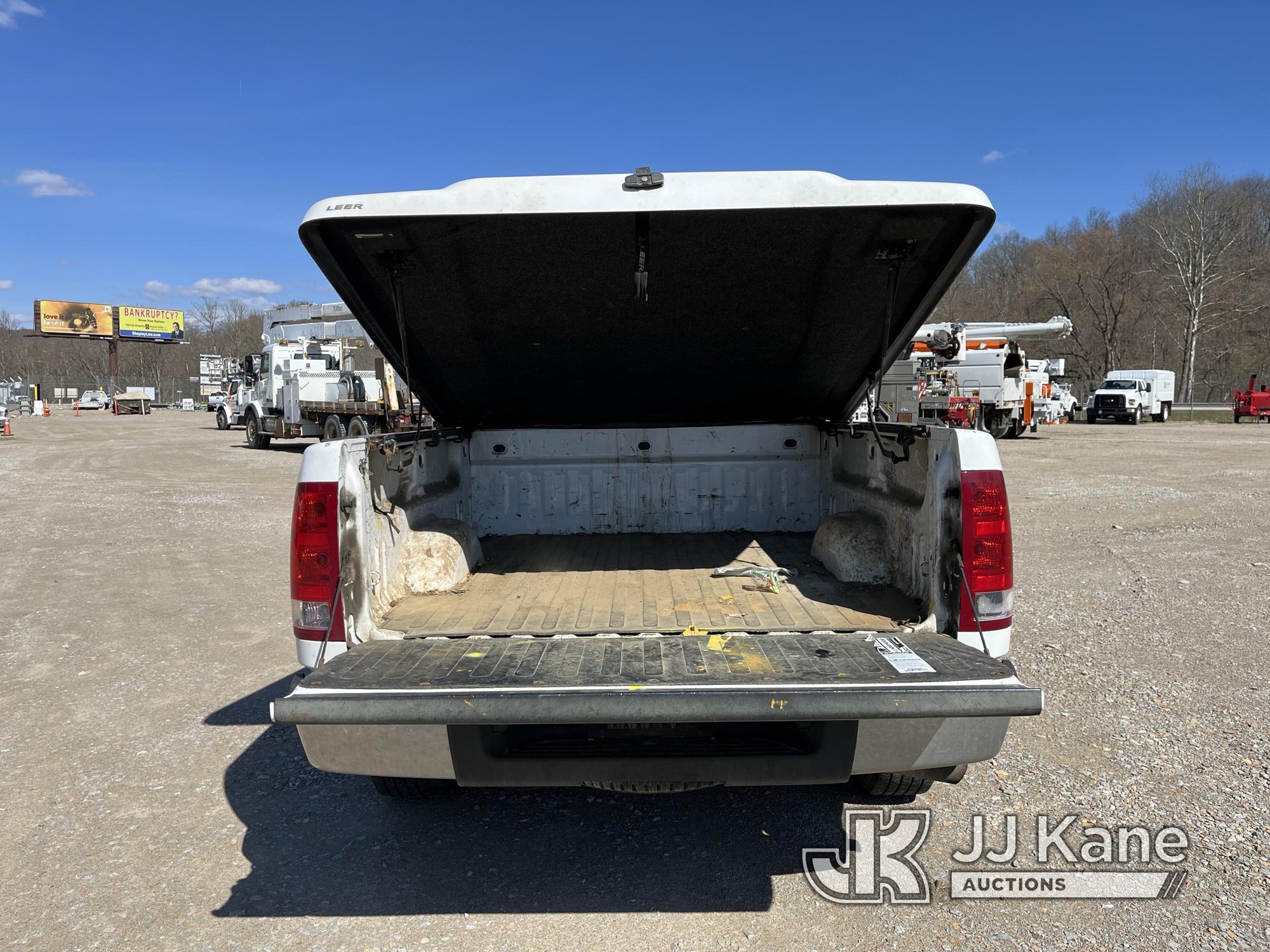 (Smock, PA) 2013 GMC Sierra 1500 4x4 Extended-Cab Pickup Truck Title Delay) (Runs & Moves, Check Eng