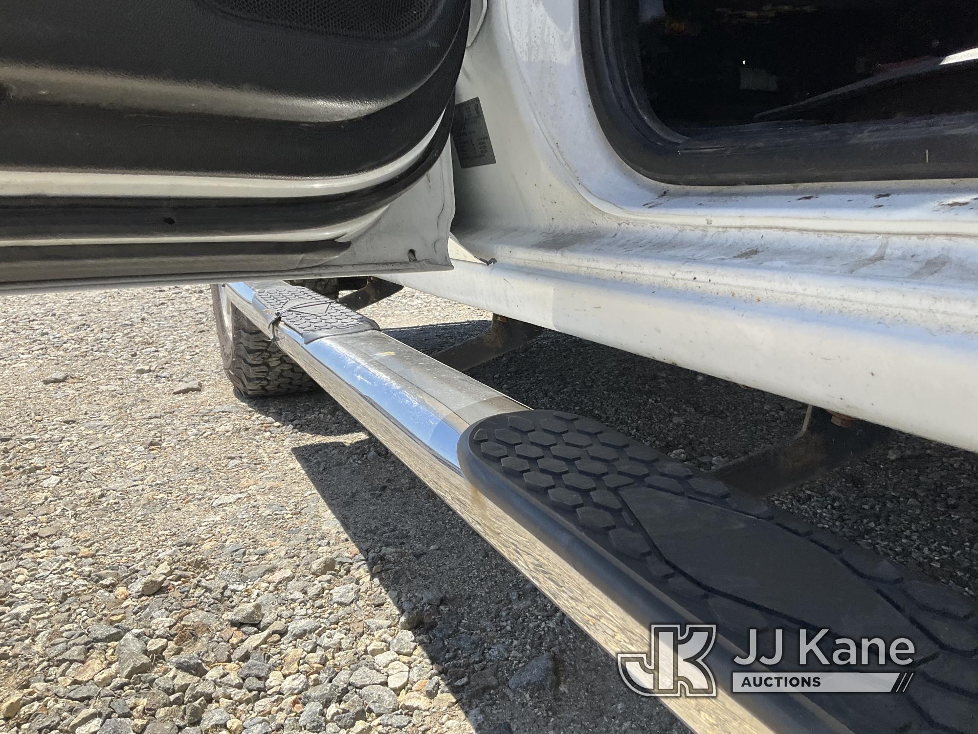 (Shrewsbury, MA) 2015 Chevrolet Silverado 1500 4x4 Crew-Cab Pickup Truck Runs & Moves) (Rust Damage