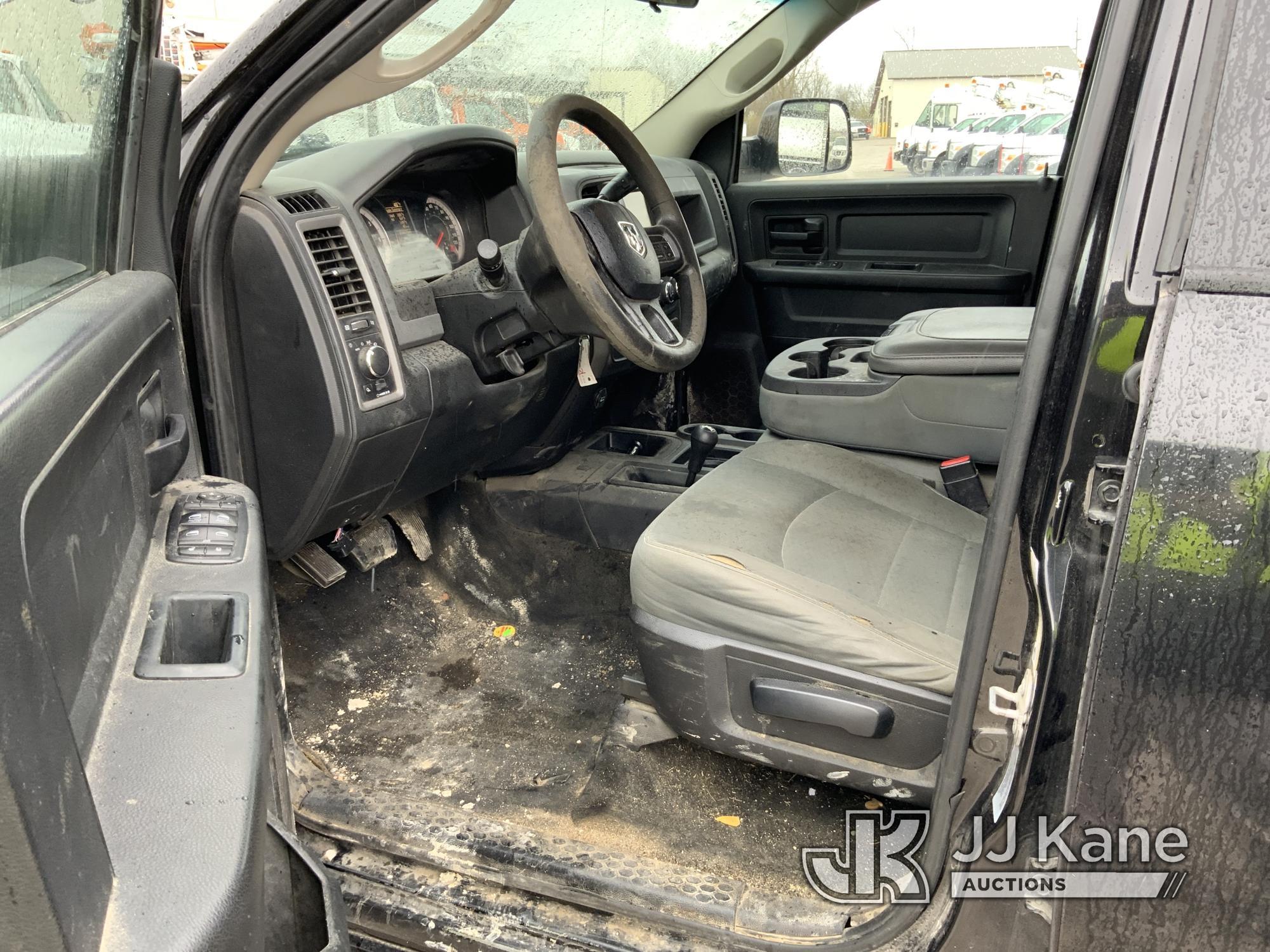 (Fort Wayne, IN) 2017 RAM 2500 4x4 Crew-Cab Pickup Truck Runs & Moves) (Engine Noise, Body Damage